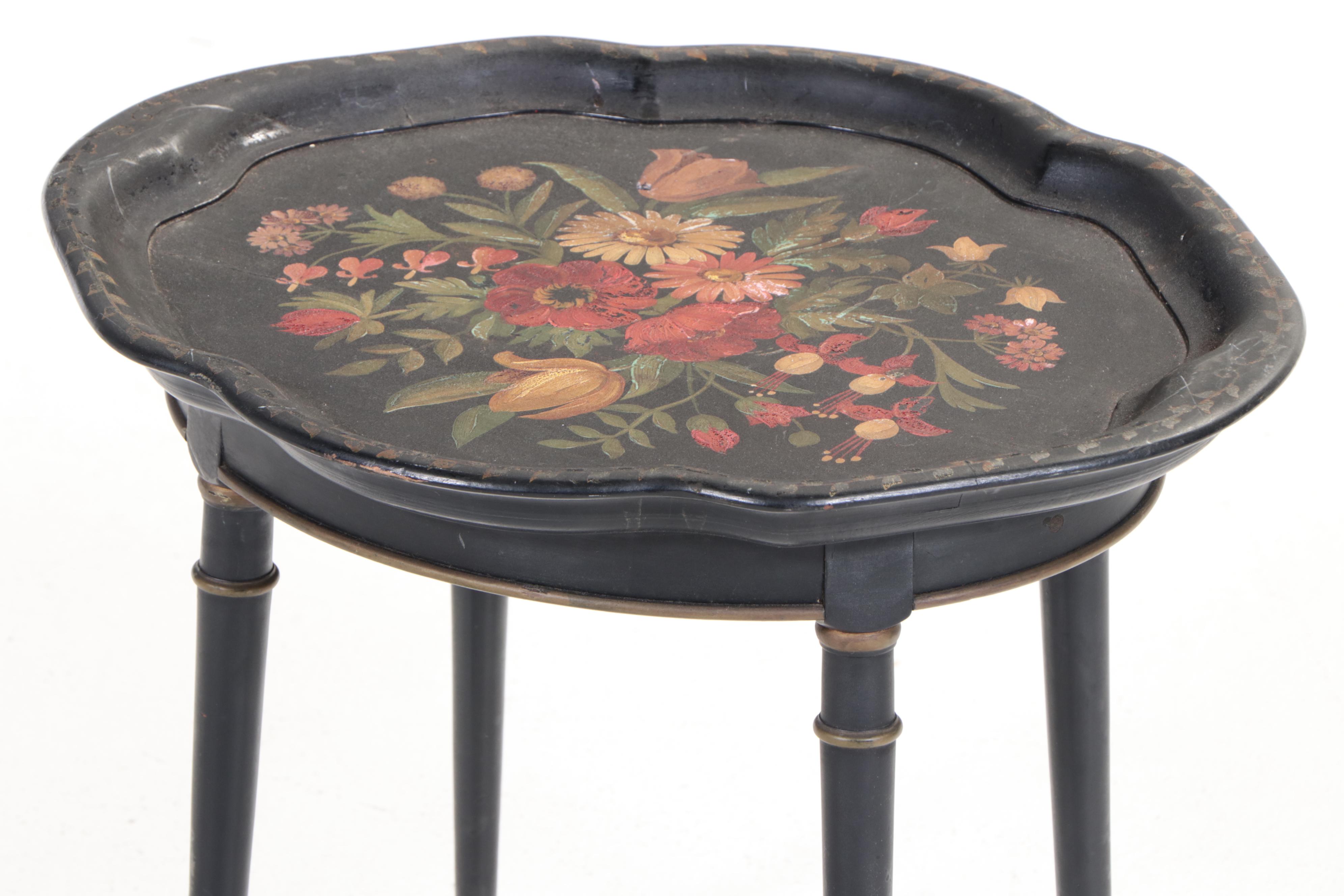 Colonial Revival Style Tole Painted Tray-Top Side Table, Mid-20th Century