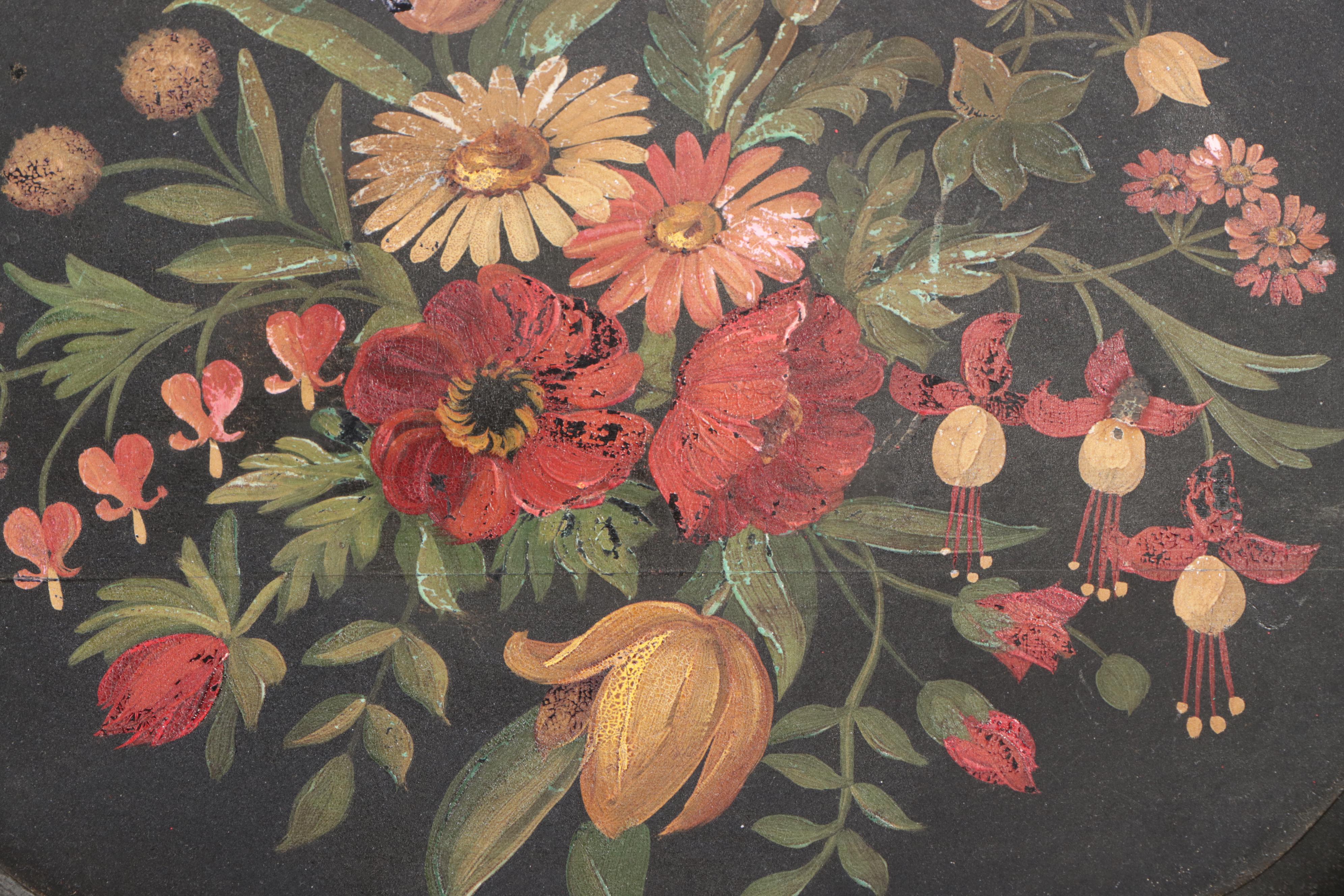 Colonial Revival Style Tole Painted Tray-Top Side Table, Mid-20th Century