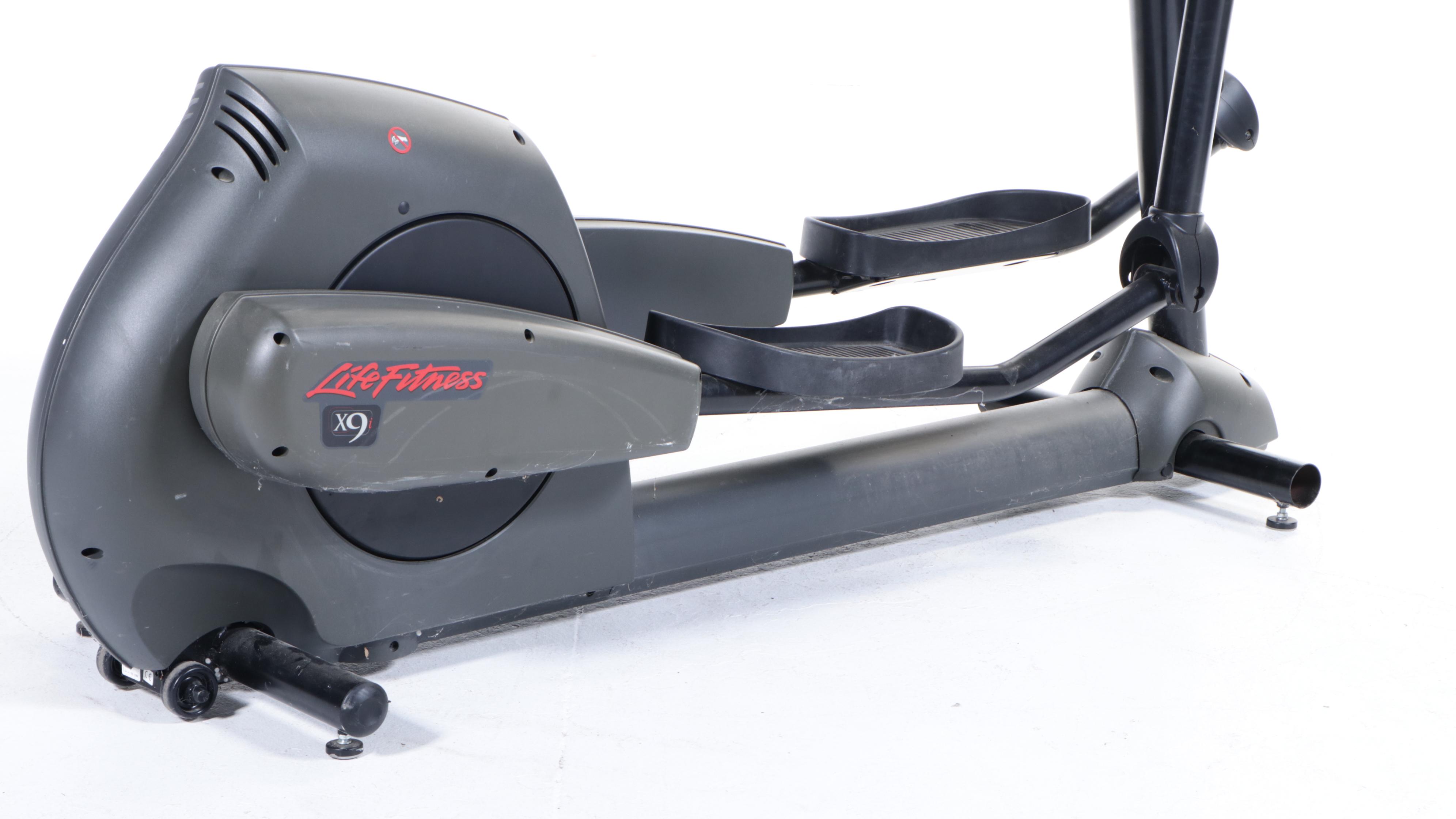 Life Fitness x9 Elliptical CrossTrainer