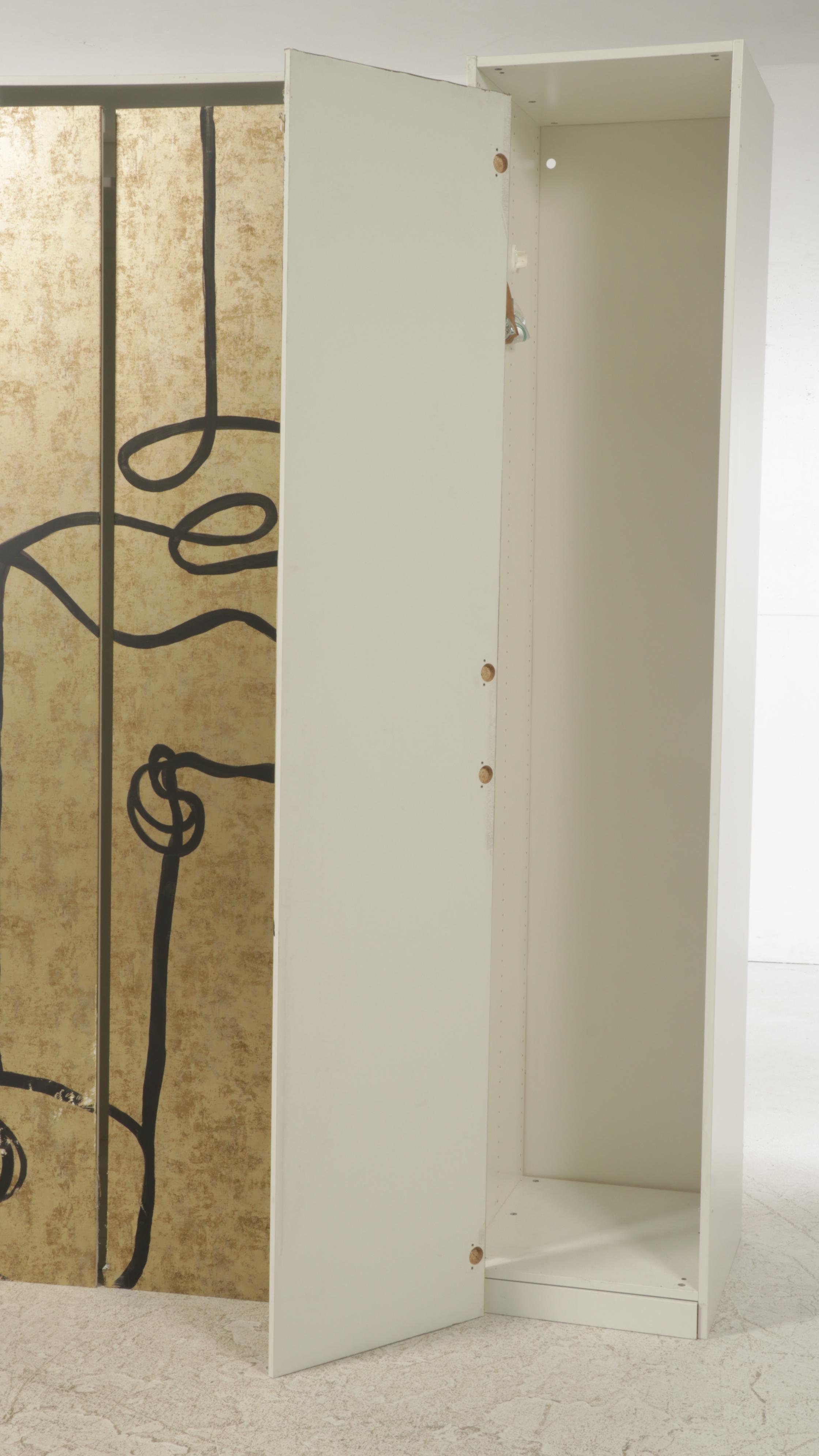 Vinyl Laminated Wardrobe Cabinets with Metallic Graphic Wrap and Cobra Handle
