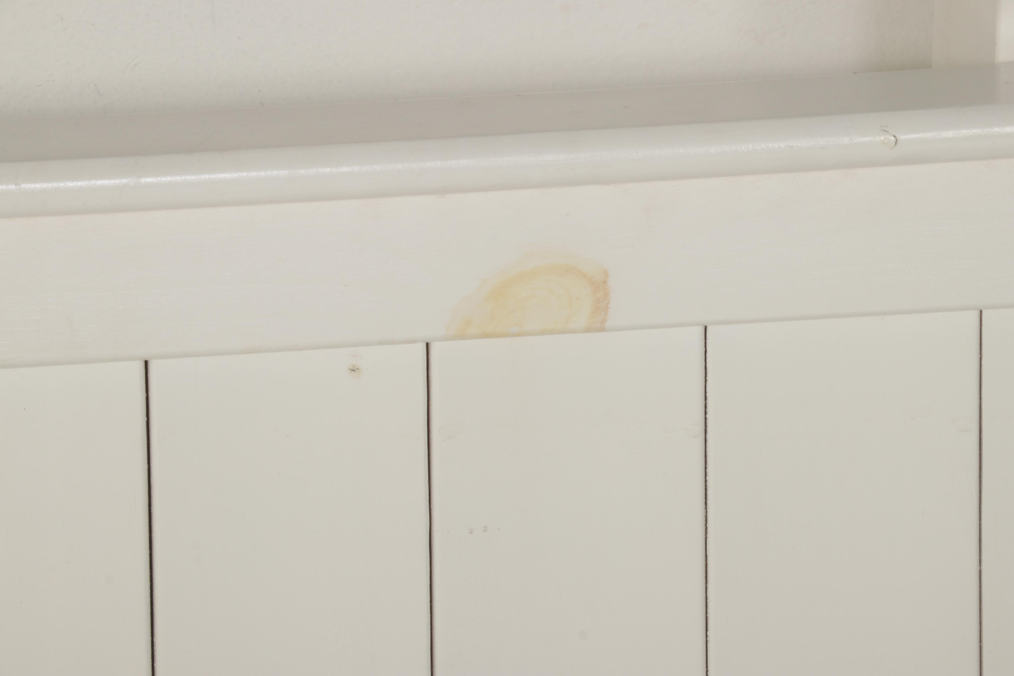 Farmhouse Style Painted Slat-Wood and Ball Finial Queen Size Bed