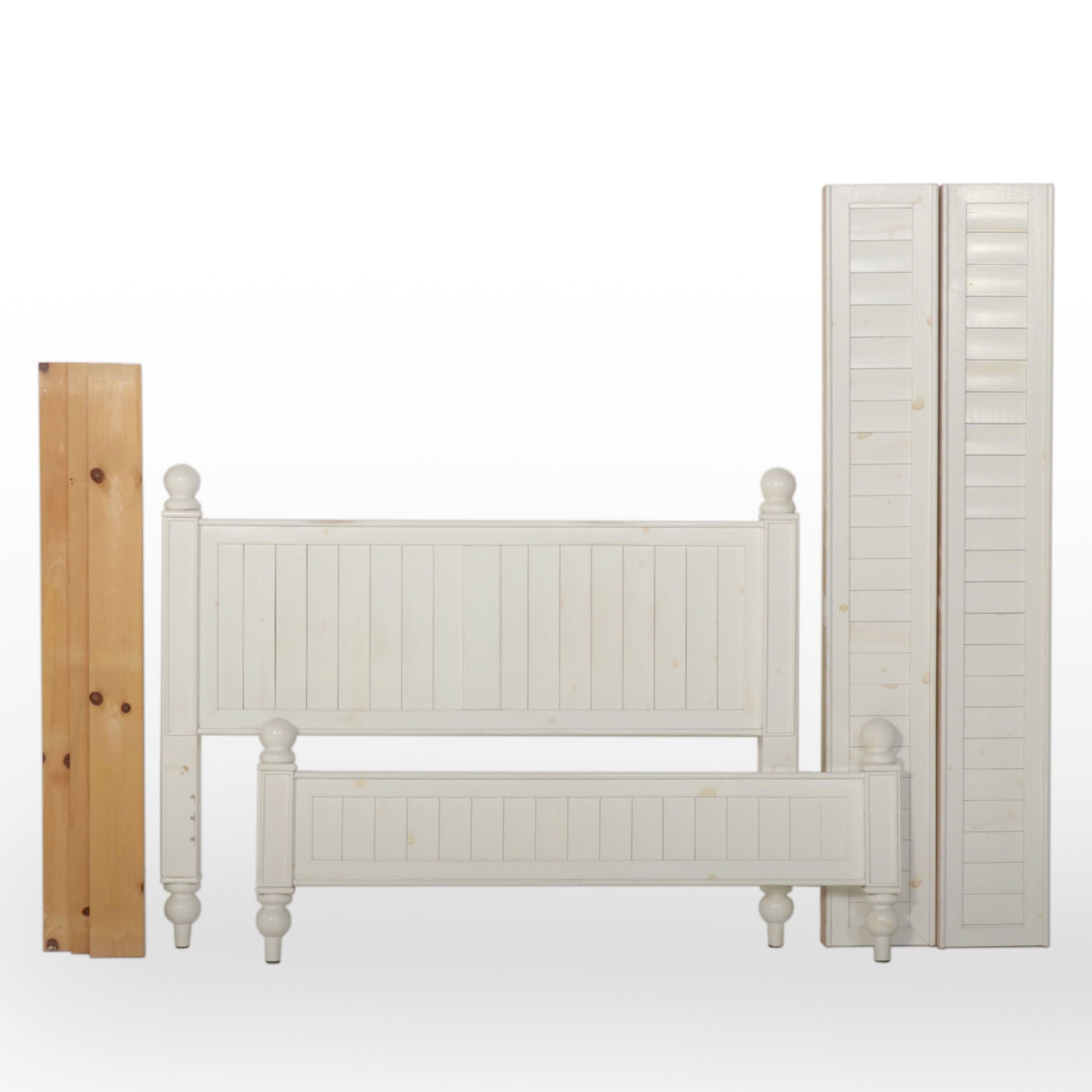 Farmhouse Style Painted Slat-Wood and Ball Finial Queen Size Bed