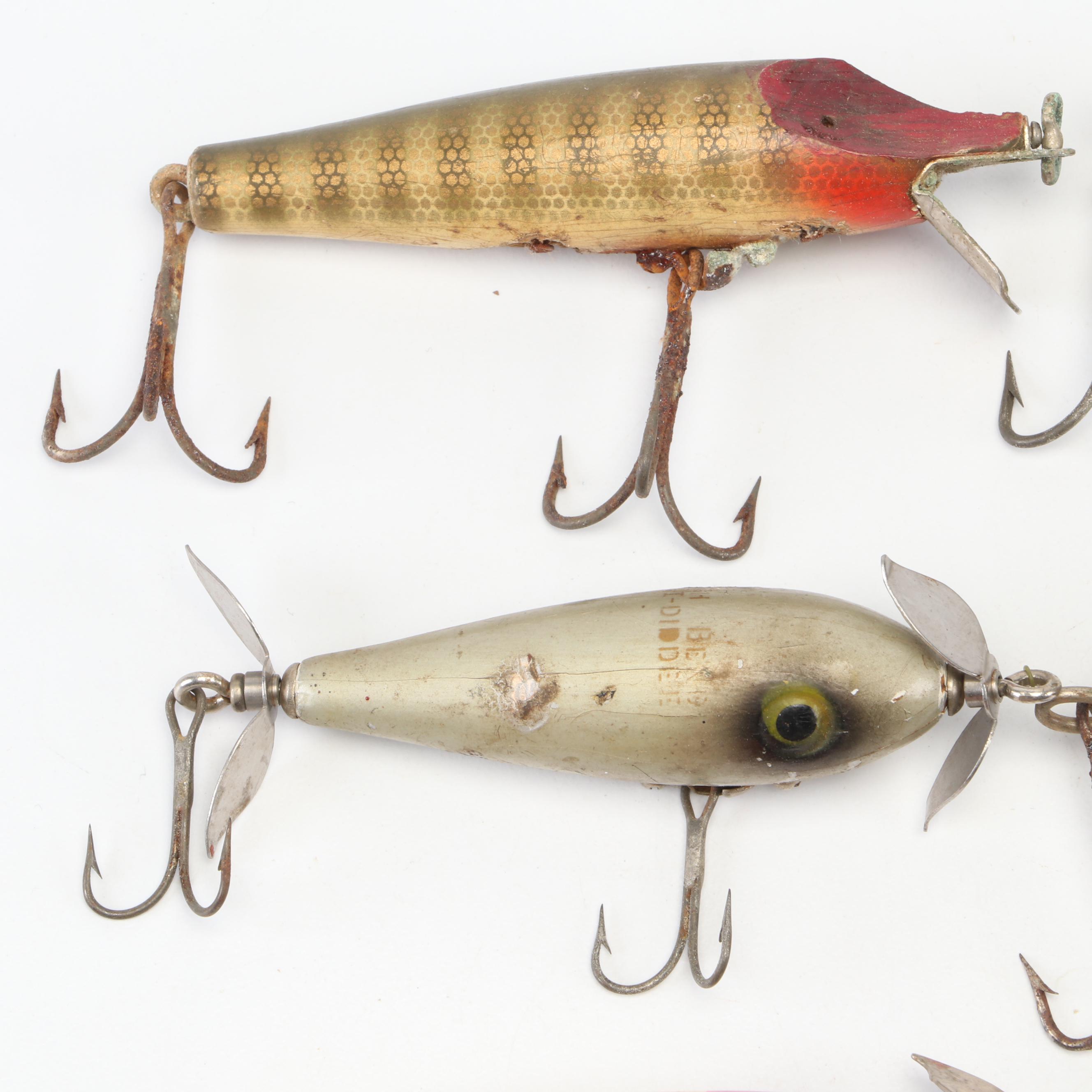 Sold at Auction: 14/0 Pflueger Fish Hook on Card - Has a String Tag