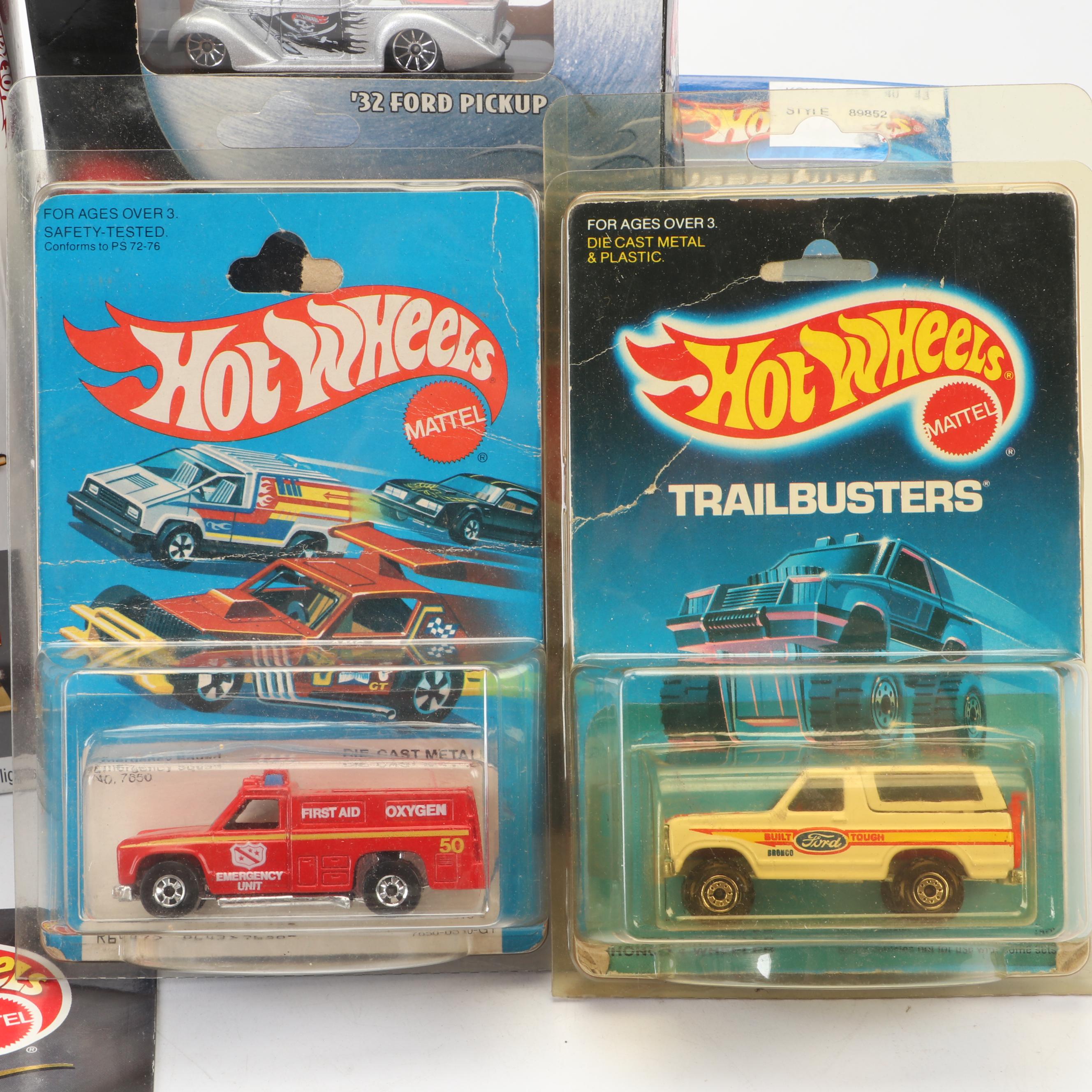 Hot Wheels Sizzlers Power Pit with Toy Cars Including '31 Doozie