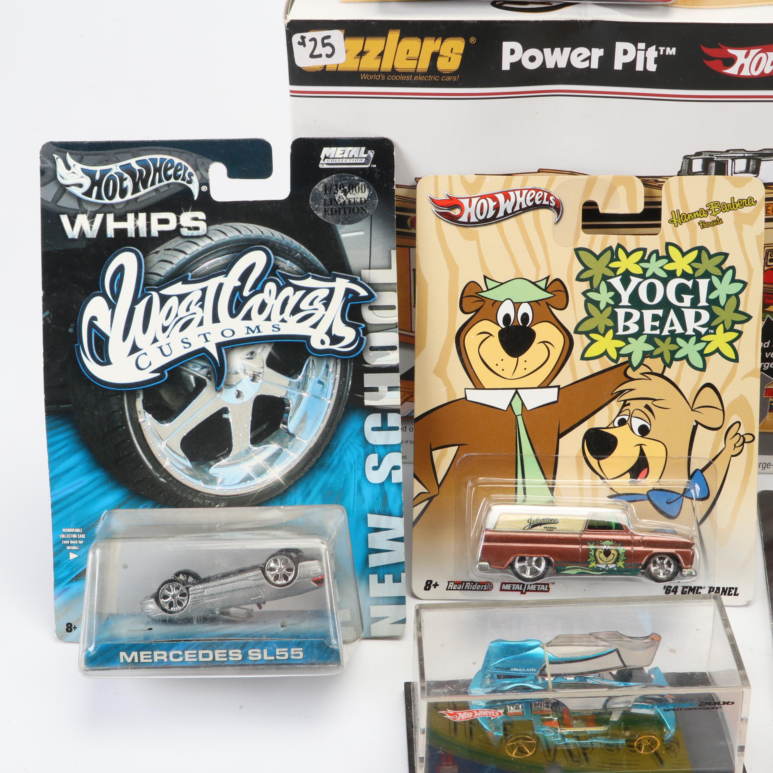 Hot Wheels Sizzlers Power Pit with Toy Cars Including '31 Doozie
