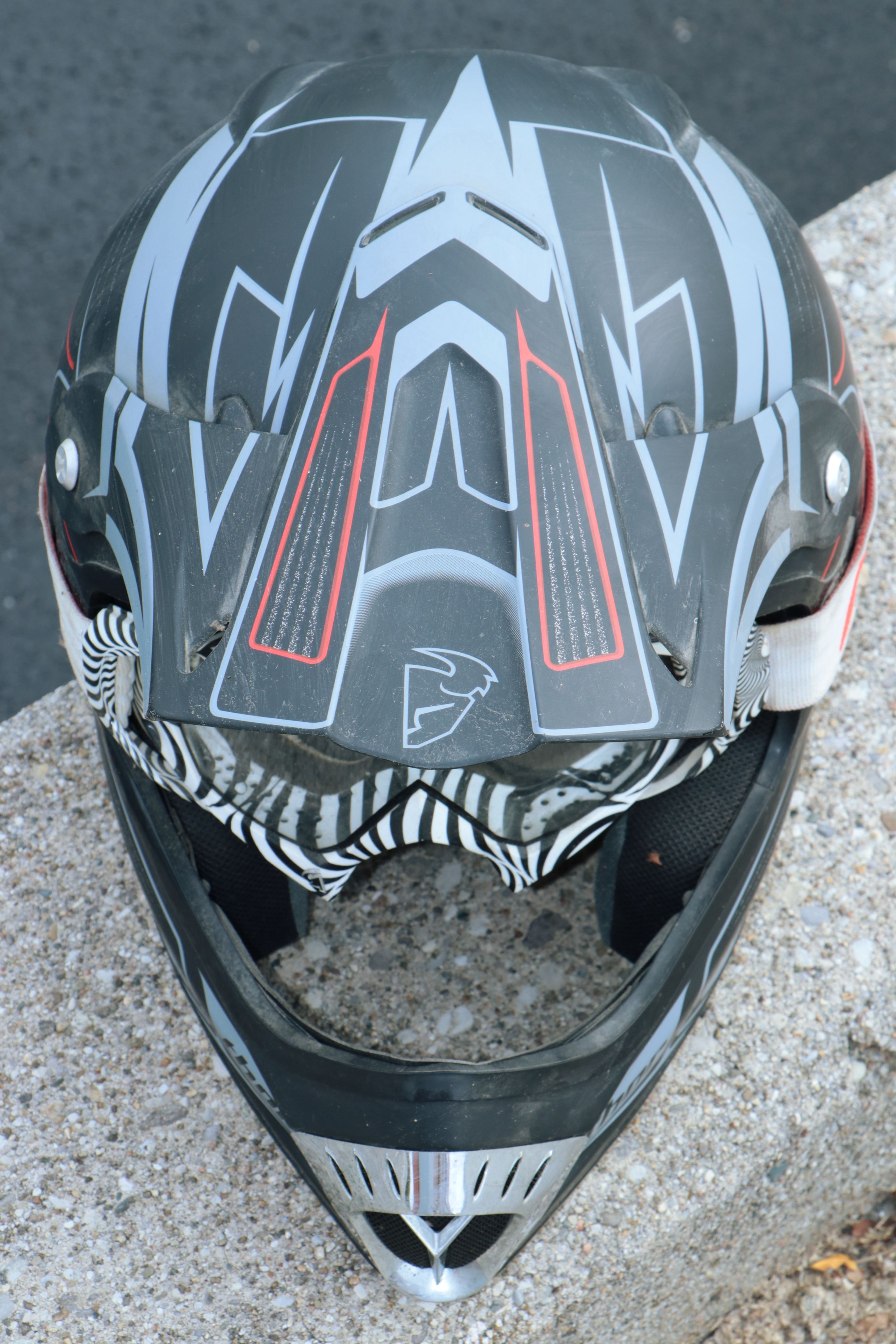 2006 Polaris Sportsman 450 ATV in Camo with Ramps, Snow Plow, and Accessories