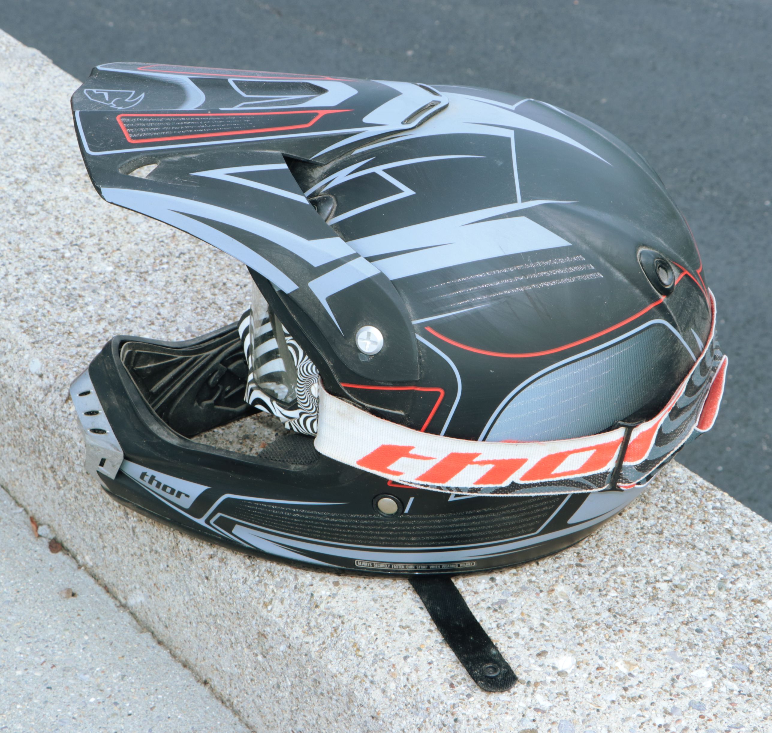 2006 Polaris Sportsman 450 ATV in Camo with Ramps, Snow Plow, and Accessories