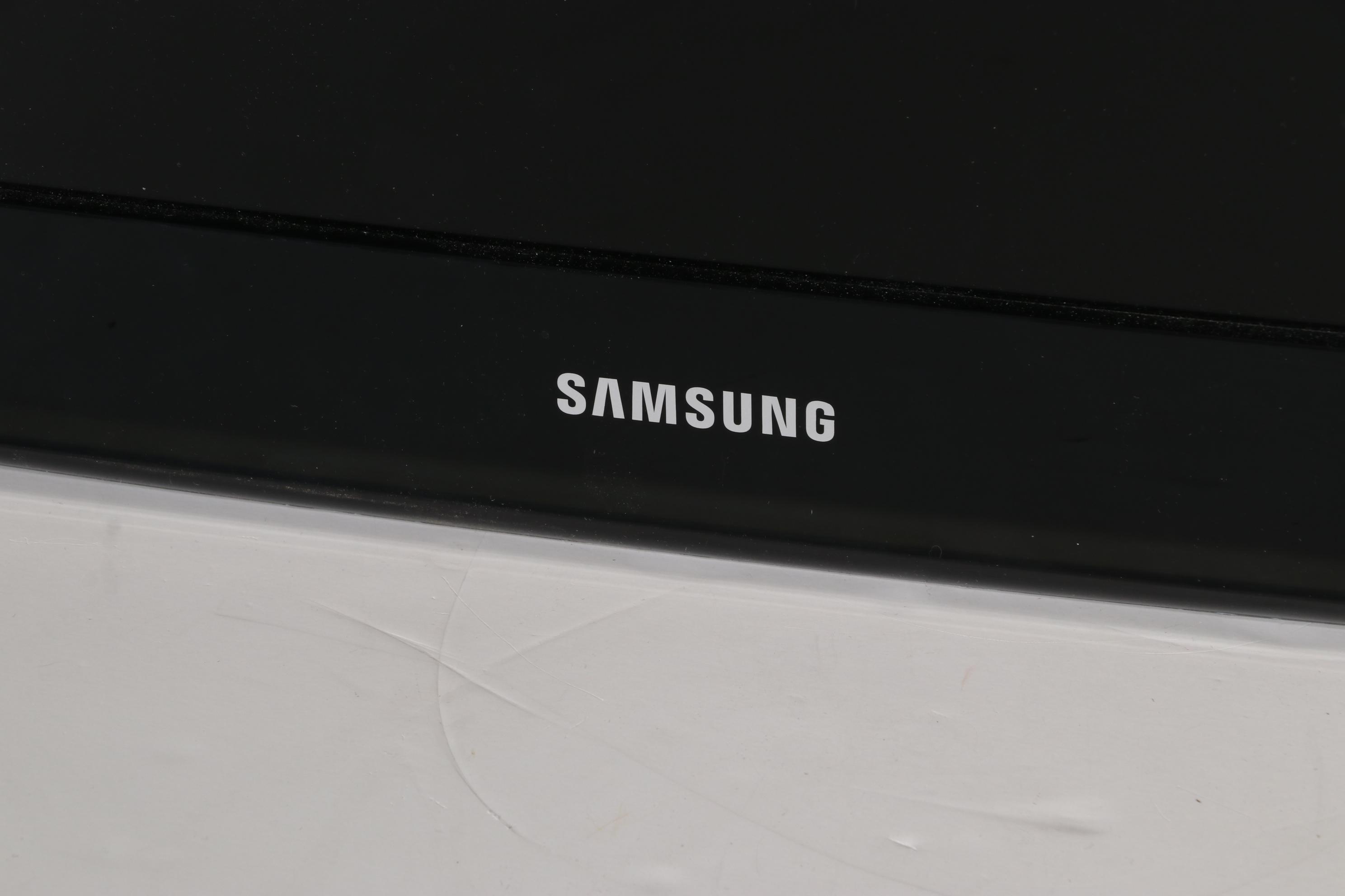 Samsung 32" LCD Flat Screen Television with Stand