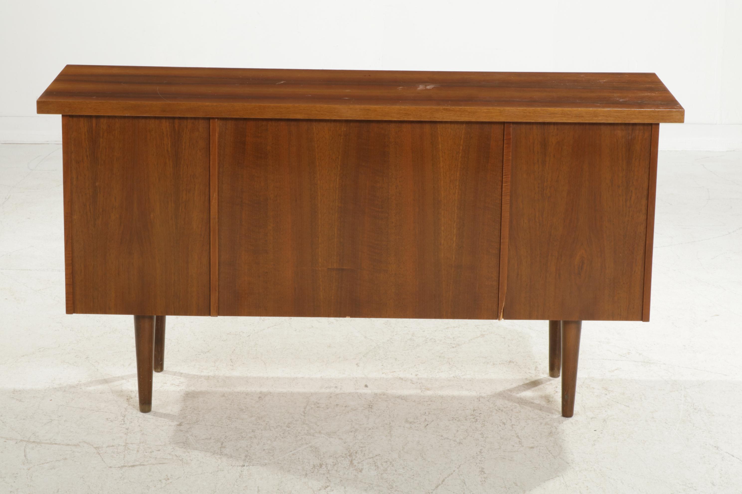 Mid Century Modern Style Walnut Eight Drawer Credenza, Mid to Late 20th Century