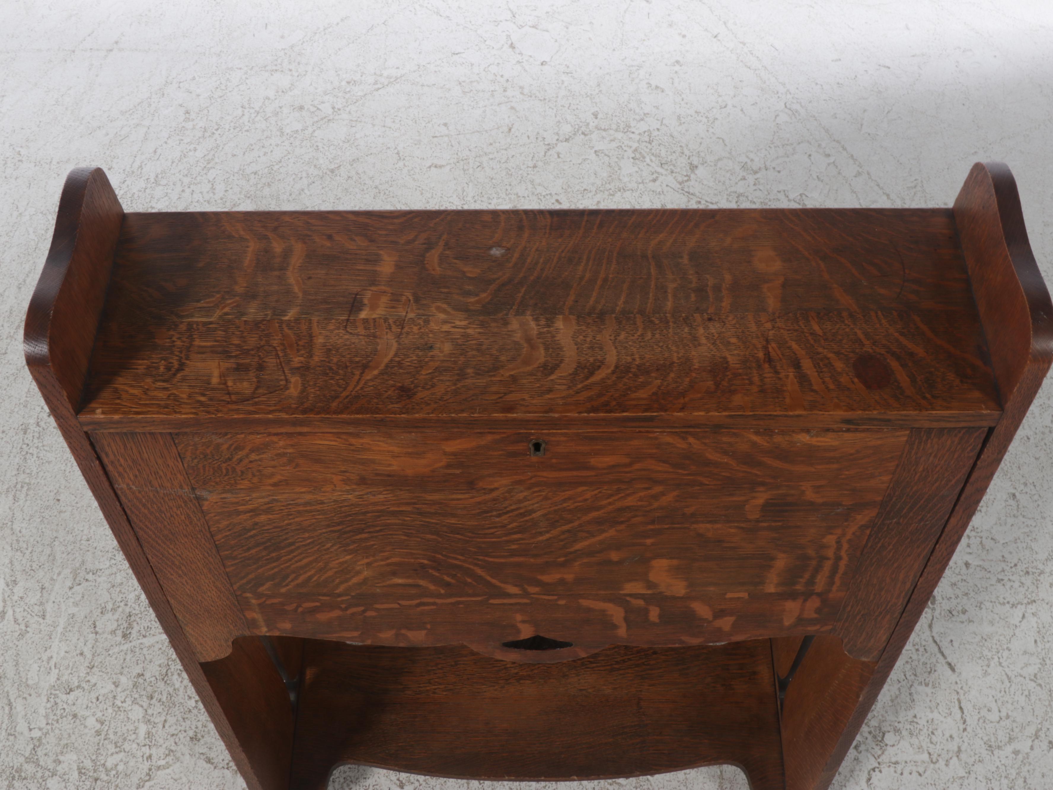 Arts & Crafts Quartersawn Oak Slant-Lid Secretary Desk, Early 20th Century