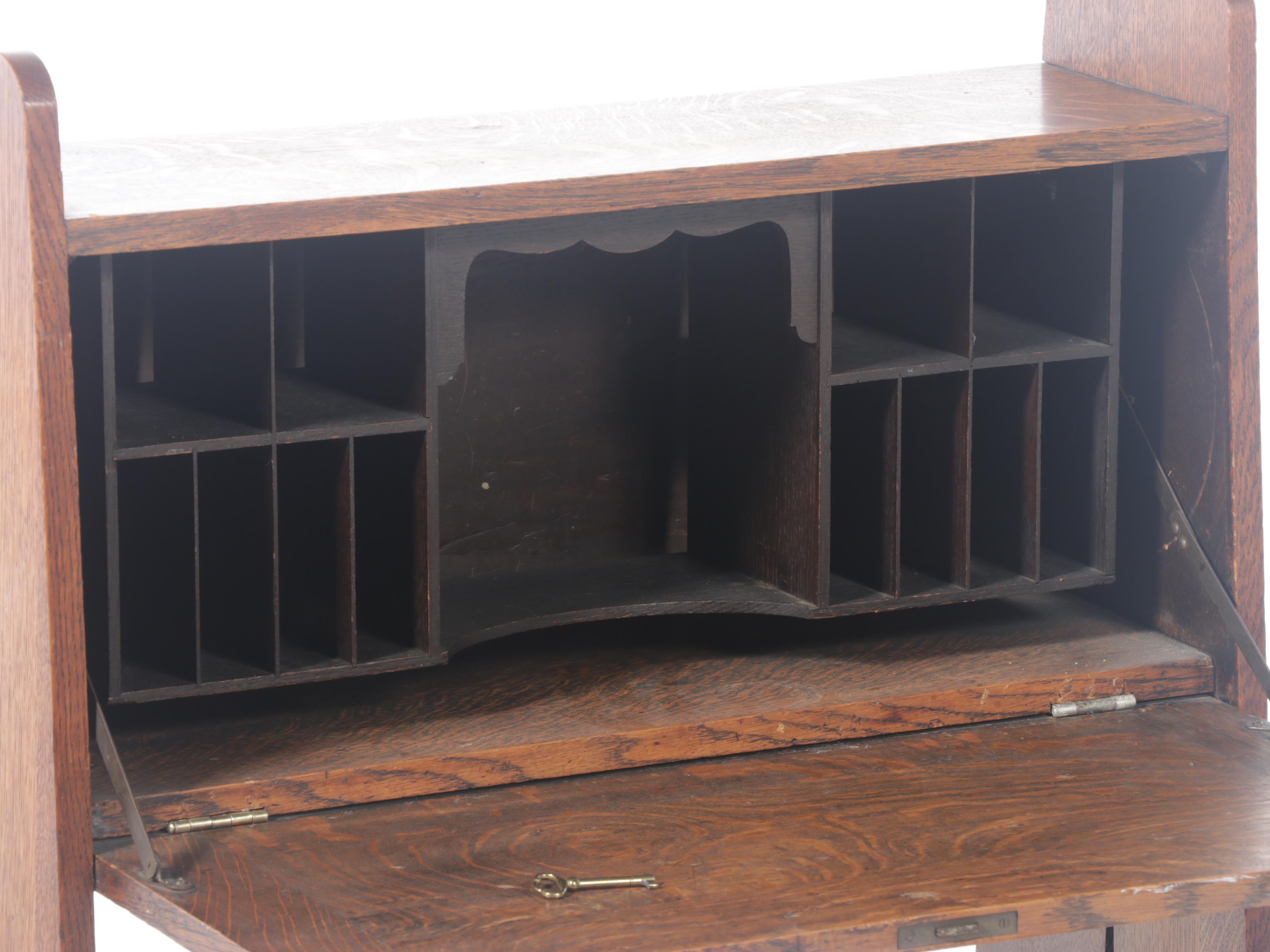 Arts & Crafts Quartersawn Oak Slant-Lid Secretary Desk, Early 20th Century