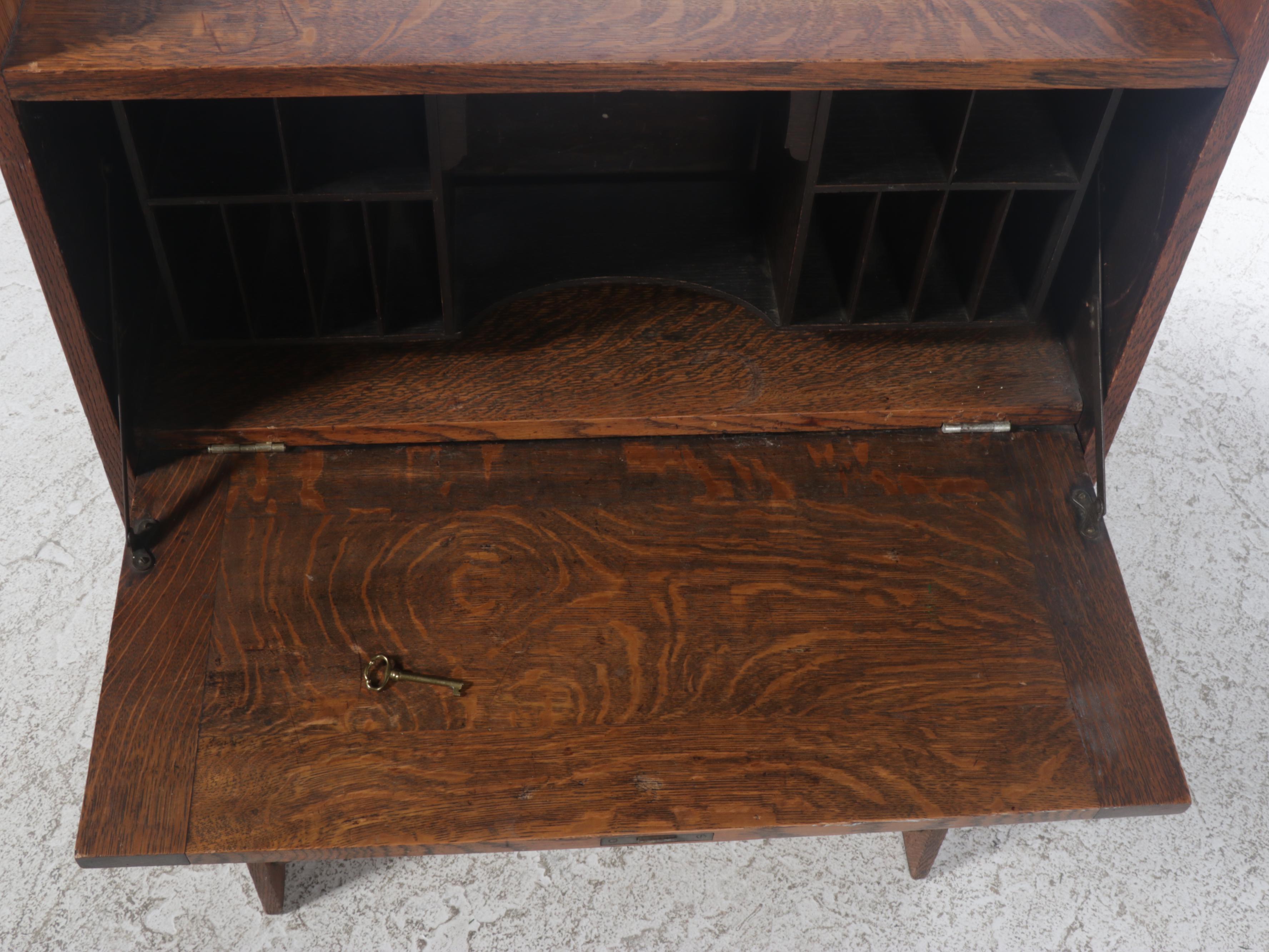 Arts & Crafts Quartersawn Oak Slant-Lid Secretary Desk, Early 20th Century
