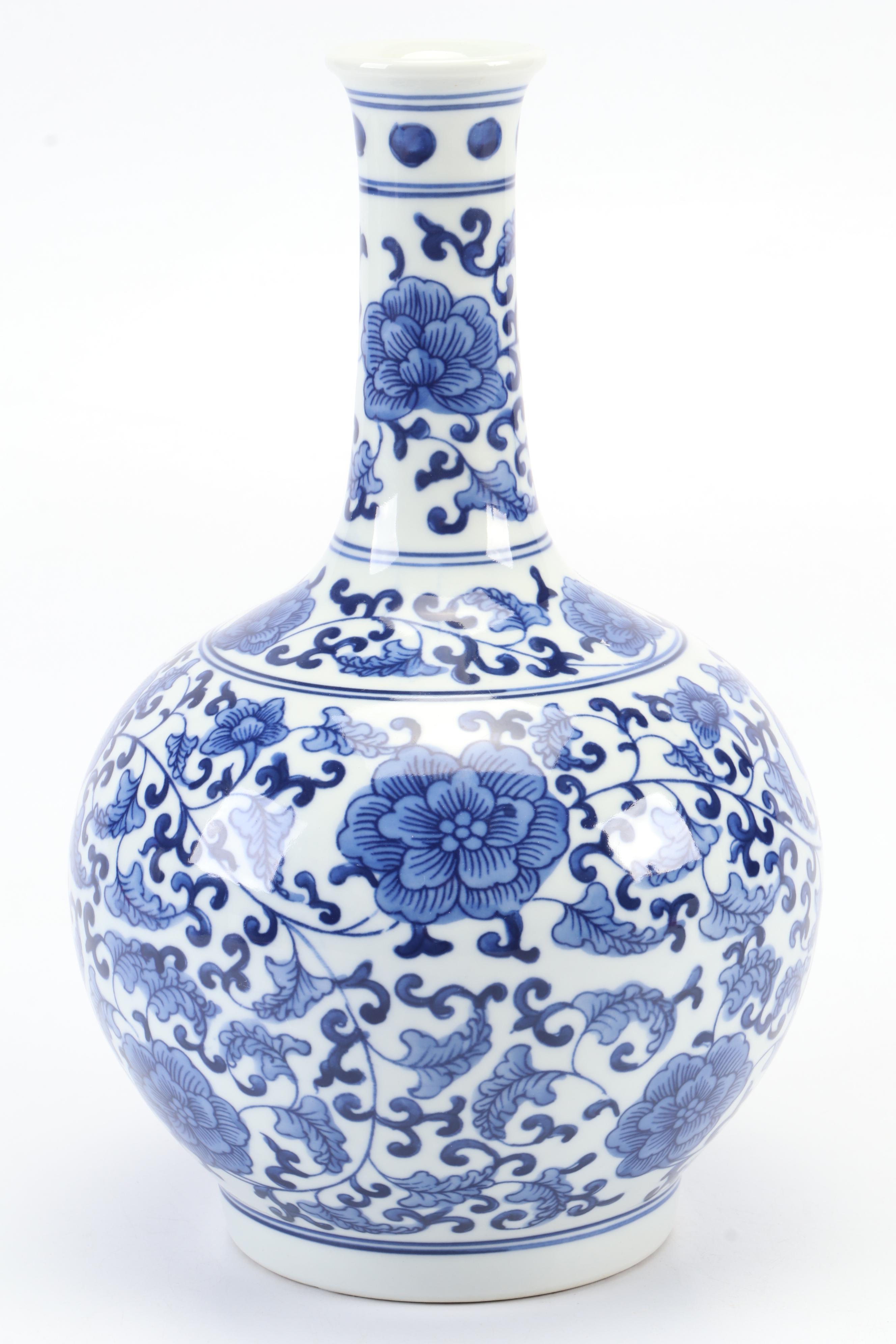 Chinese Blue and White Porcelain Tiangiuping Vase