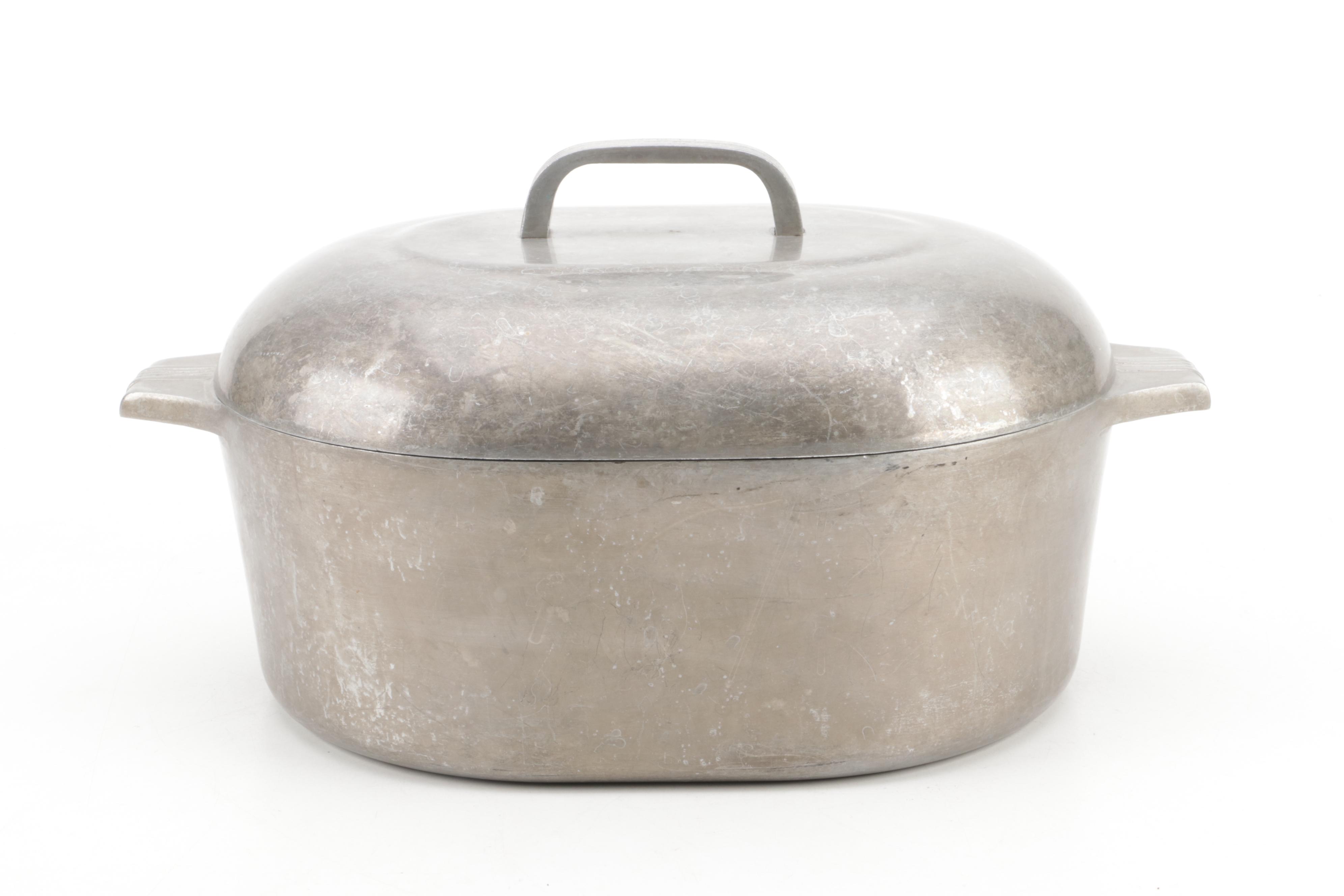 Wagner Ware Magnalite Roasters with Other Baking Molds, Mid to Late 20th Century