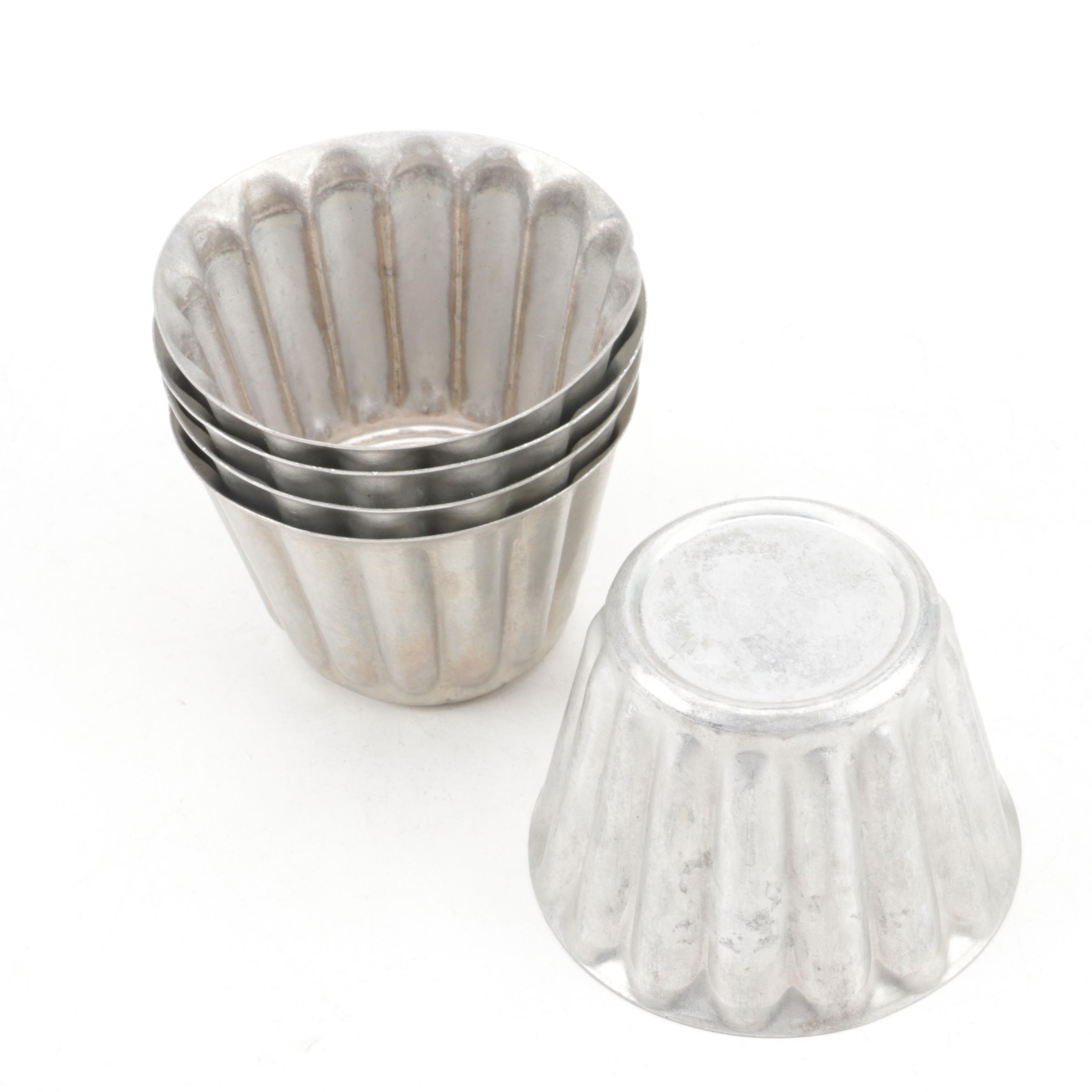 Wagner Ware Magnalite Roasters with Other Baking Molds, Mid to Late 20th Century