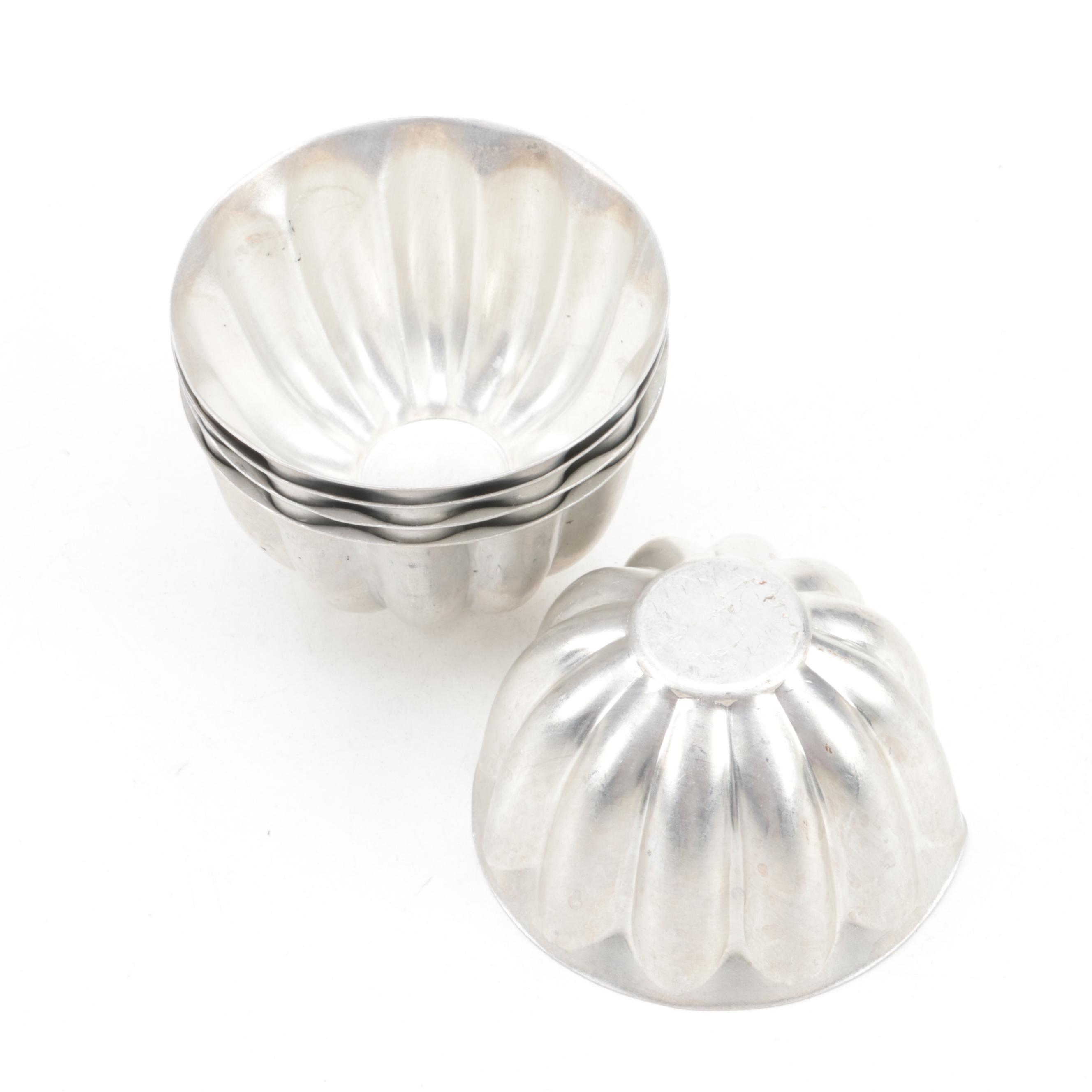 Wagner Ware Magnalite Roasters with Other Baking Molds, Mid to Late 20th Century