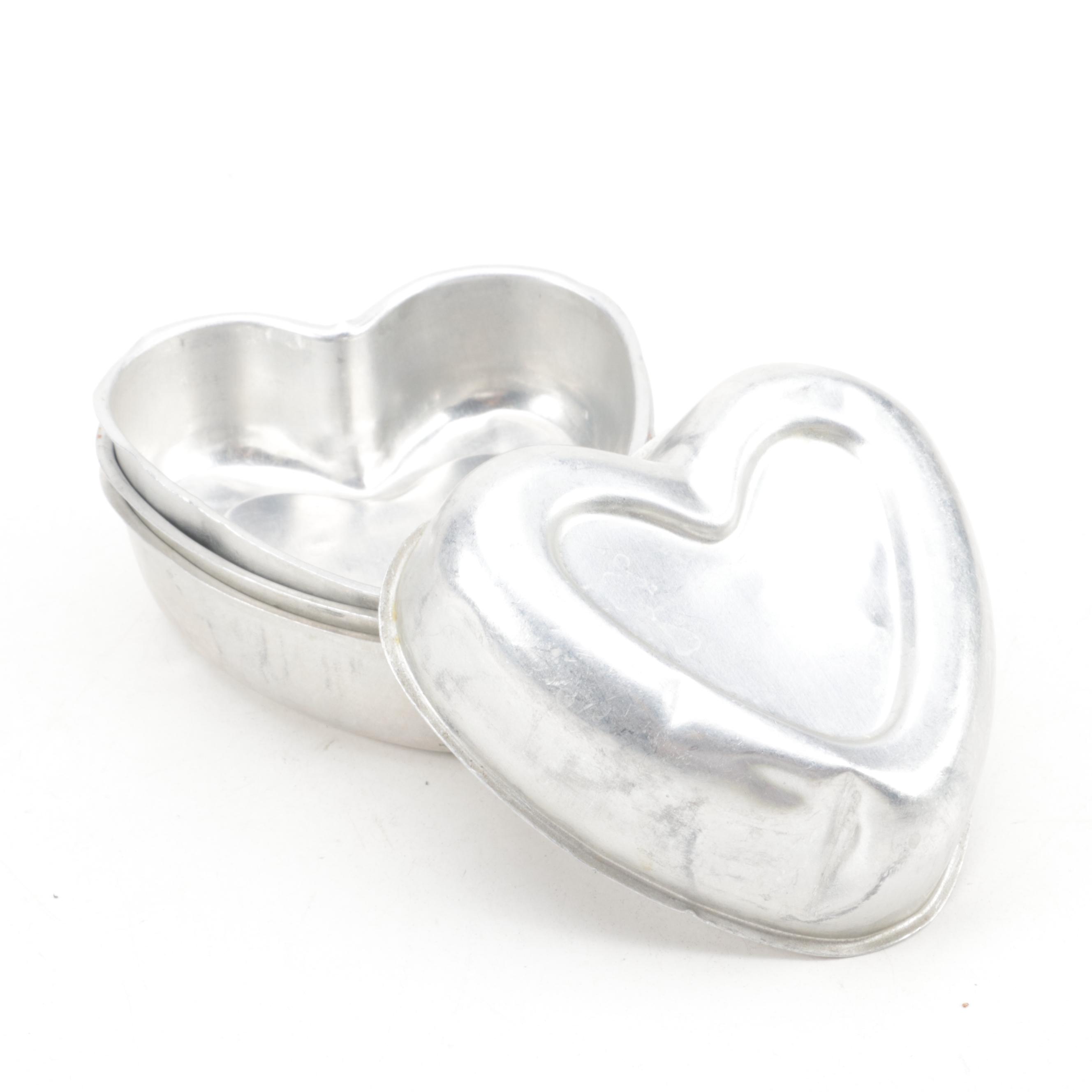 Wagner Ware Magnalite Roasters with Other Baking Molds, Mid to Late 20th Century