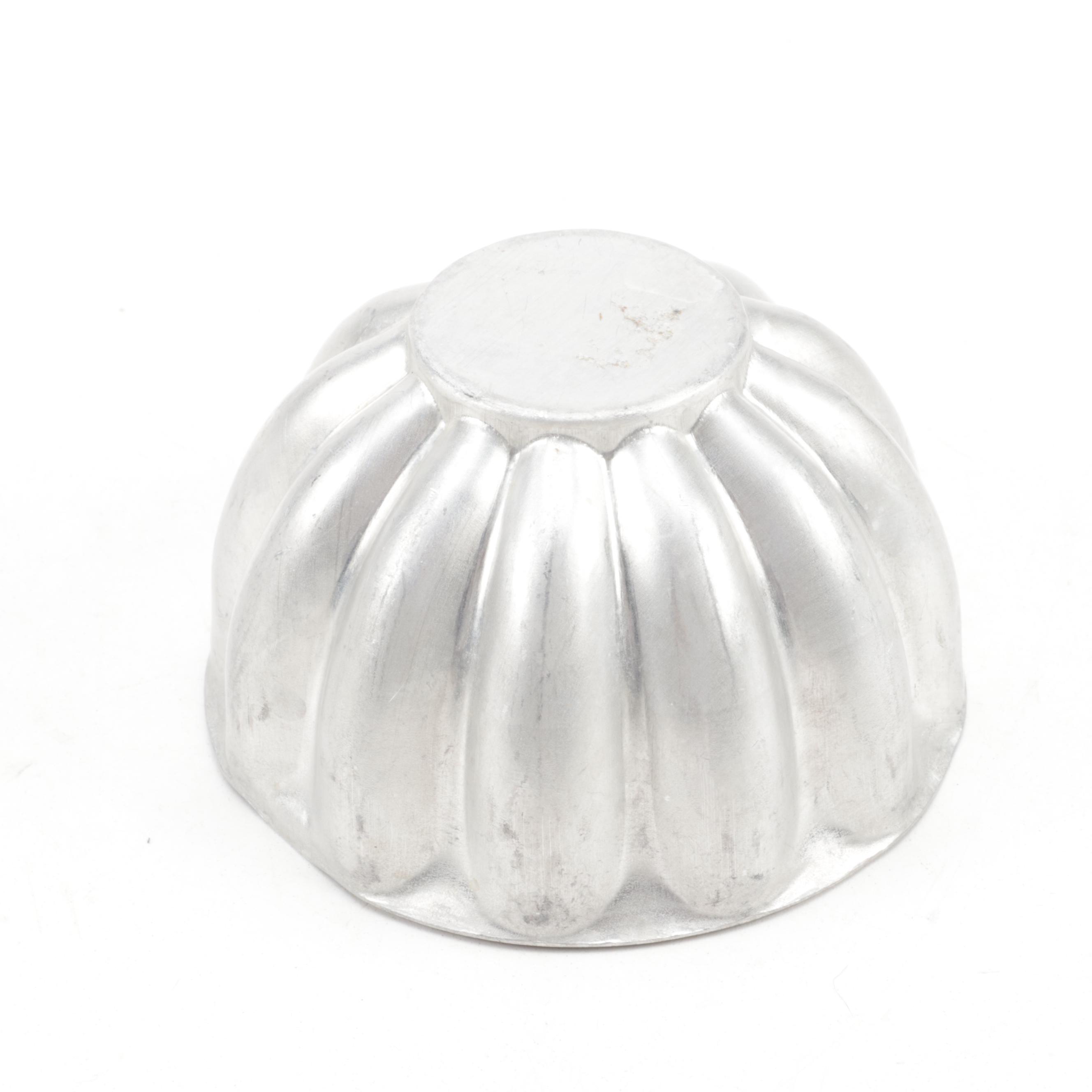 Wagner Ware Magnalite Roasters with Other Baking Molds, Mid to Late 20th Century