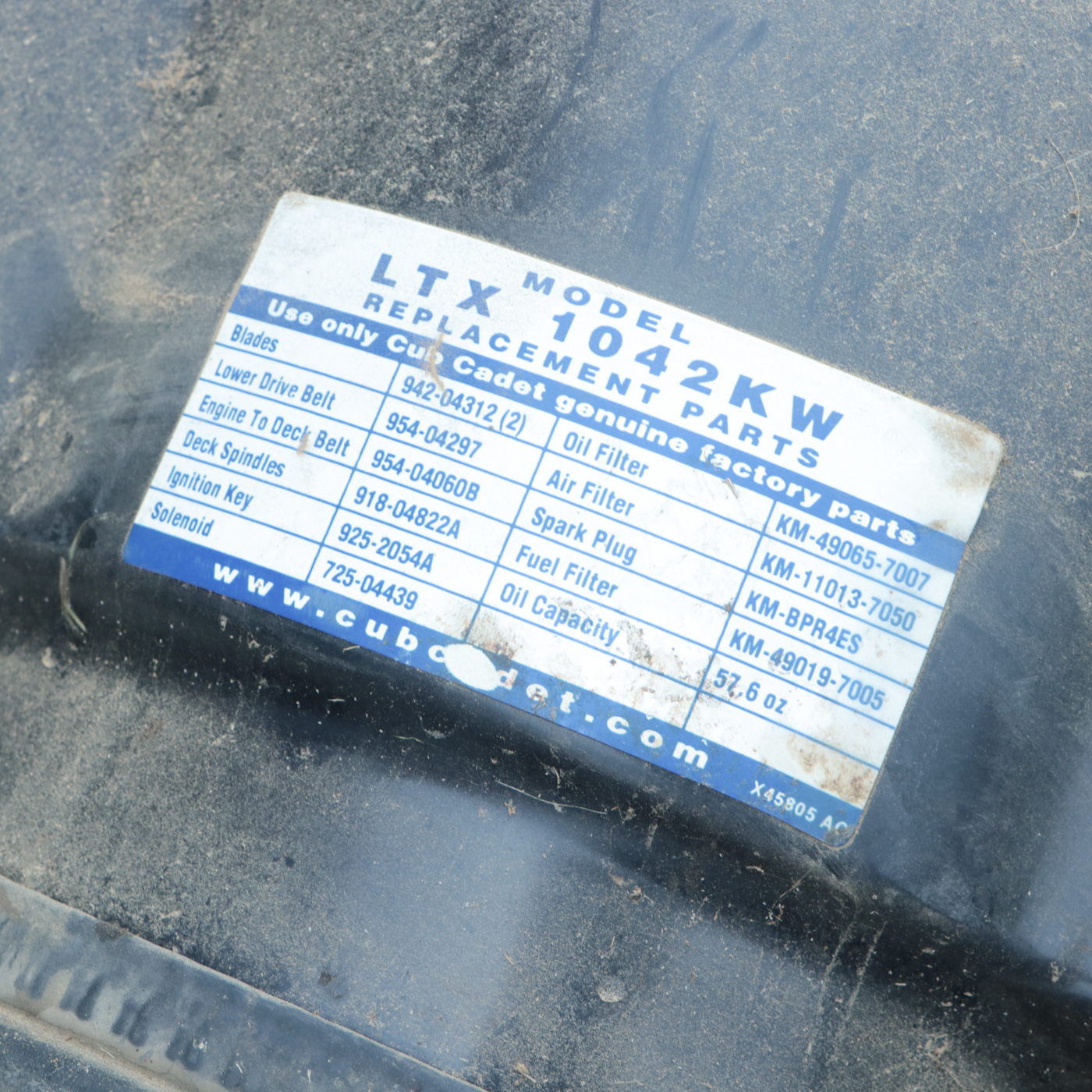 Cub Cadet LTX 1042 Ride-on Mower With Blue Hawk Trailer