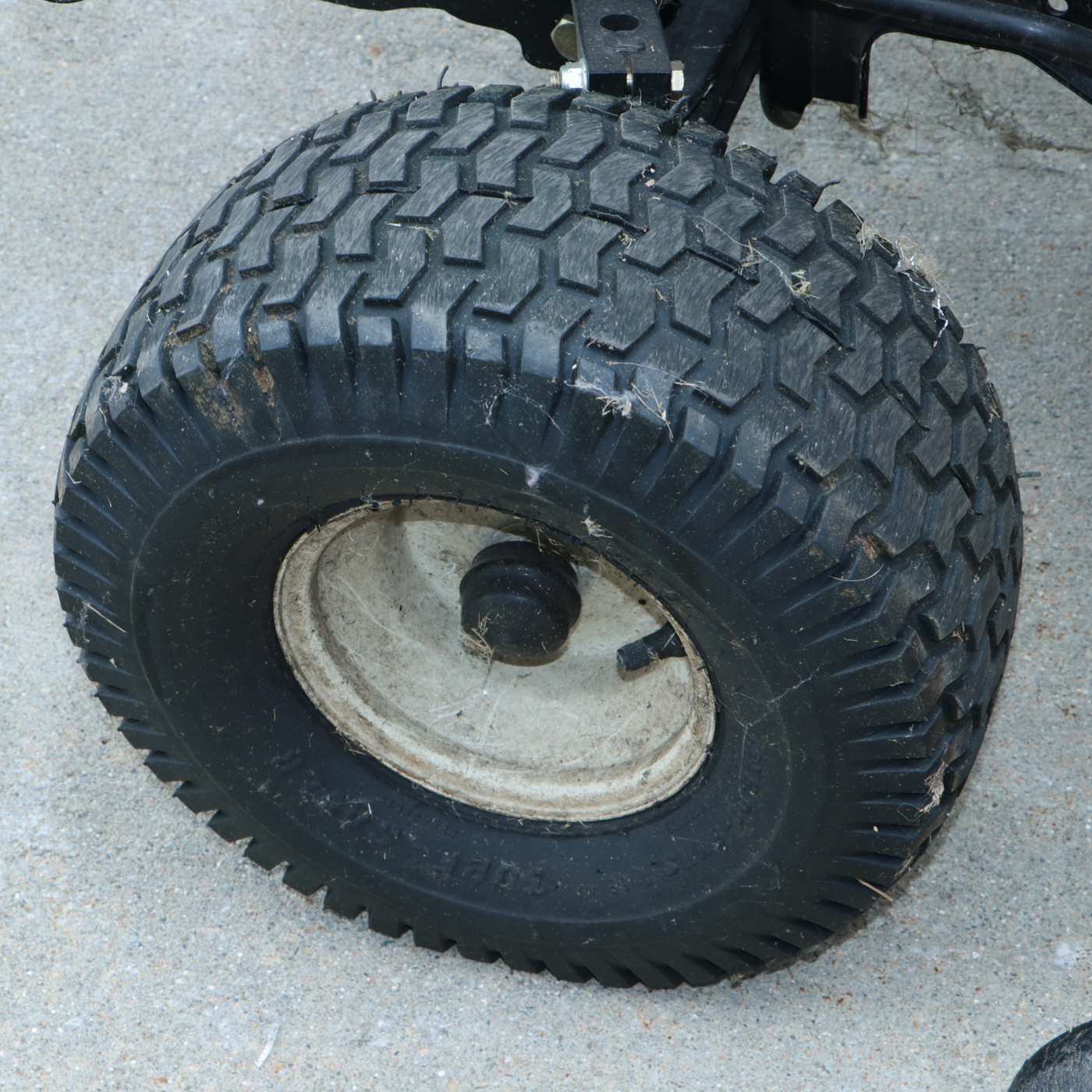 Cub Cadet LTX 1042 Ride-on Mower With Blue Hawk Trailer