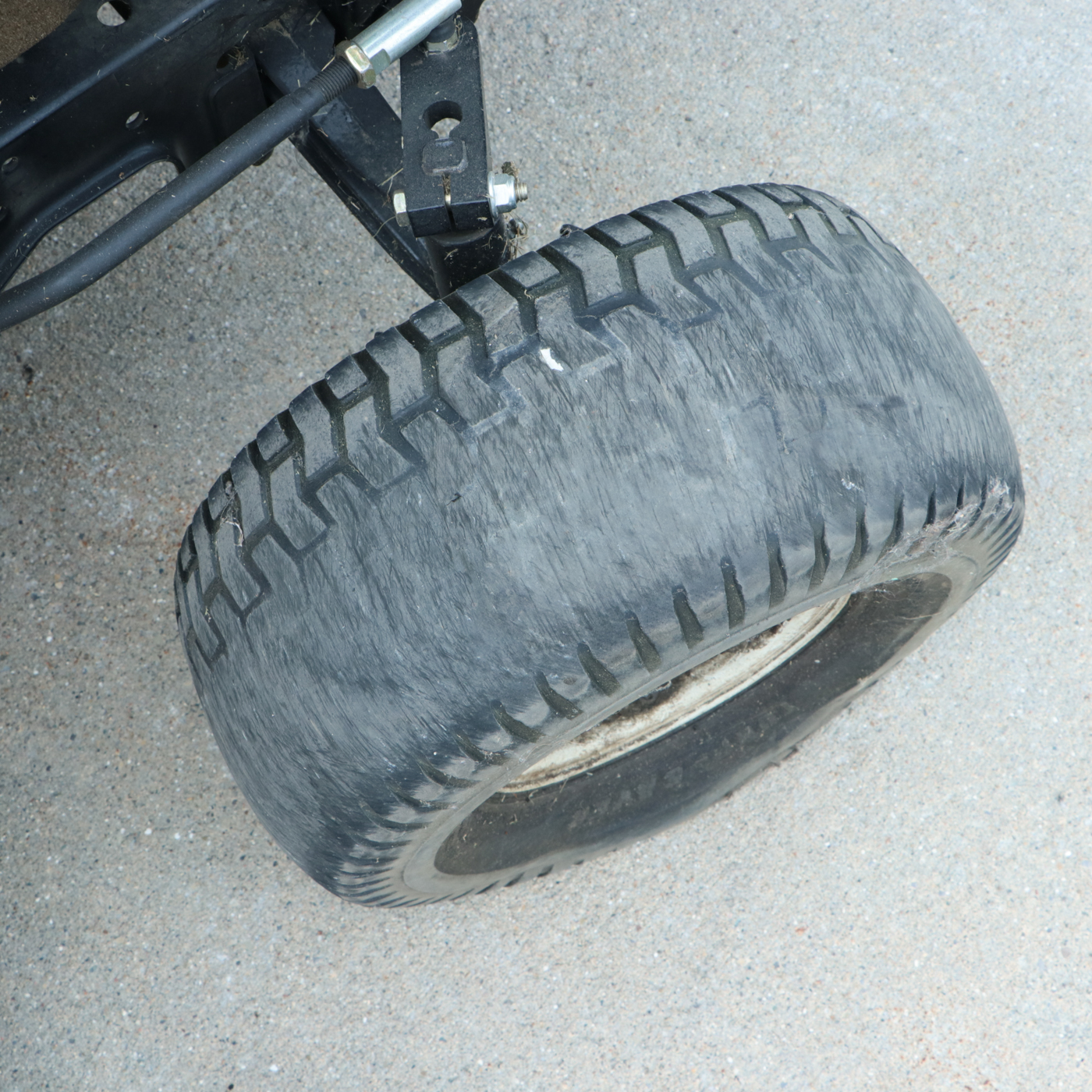 Cub Cadet LTX 1042 Ride-on Mower With Blue Hawk Trailer