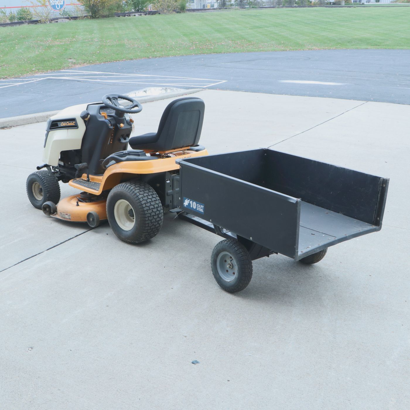 Cub Cadet LTX 1042 Ride-on Mower With Blue Hawk Trailer
