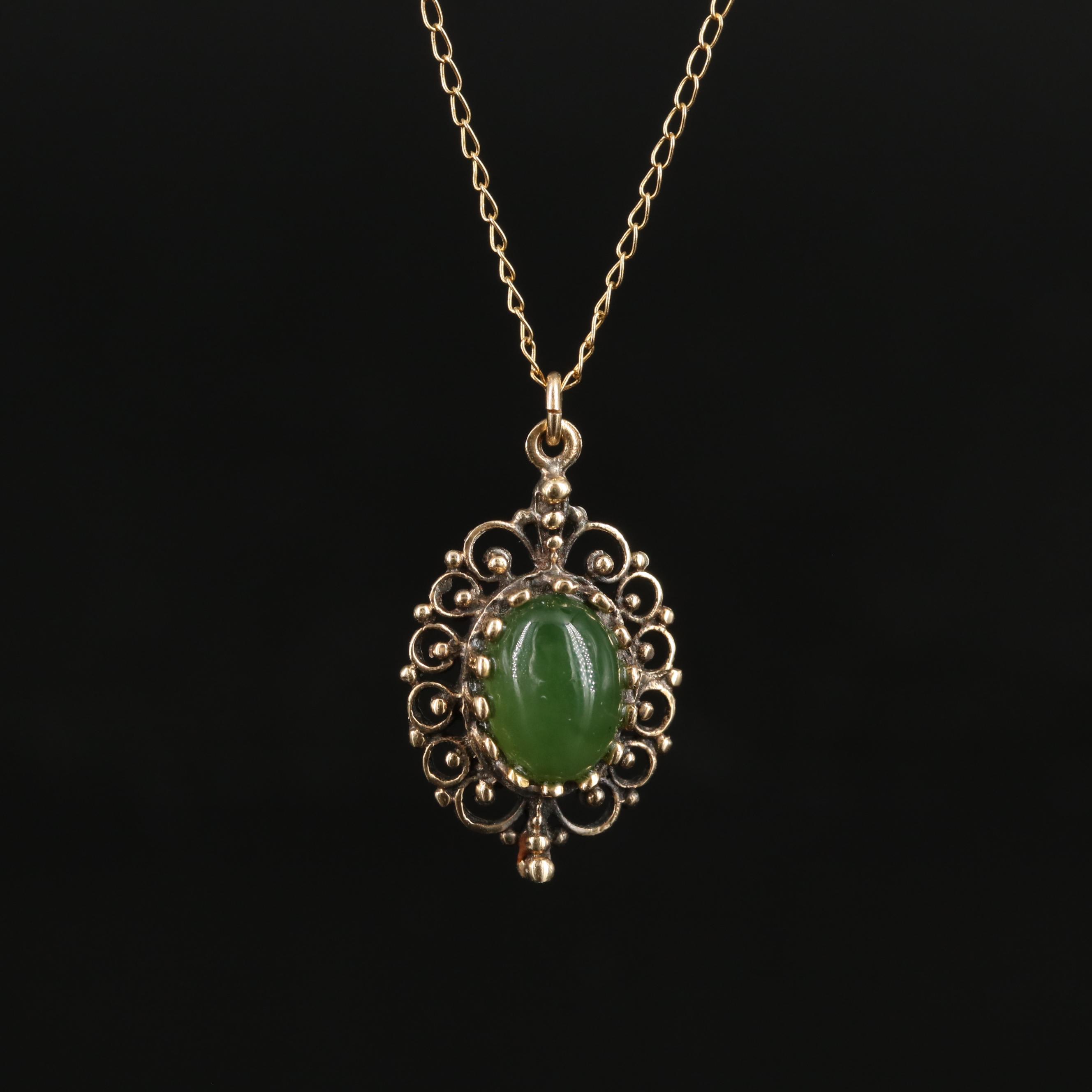Vintage 14K Nephrite Pendant Necklace