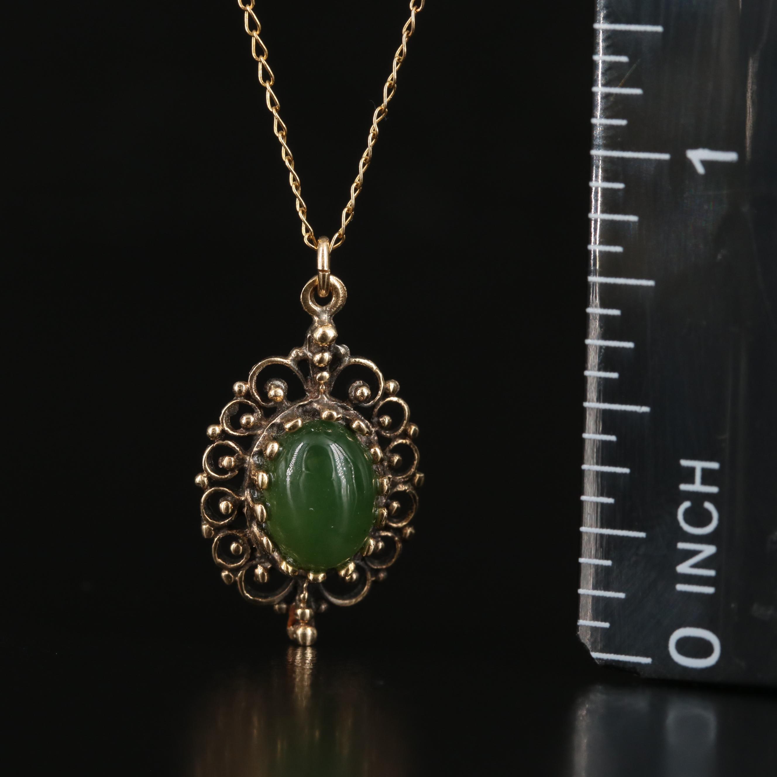 Vintage 14K Nephrite Pendant Necklace