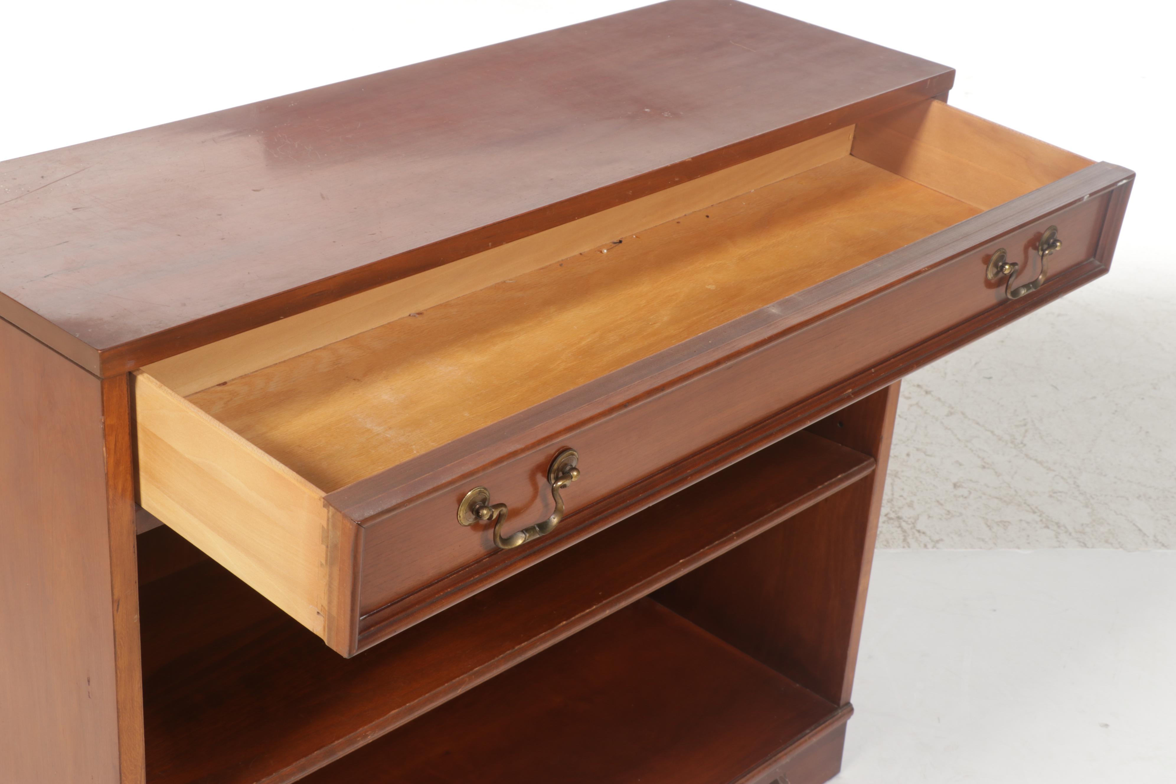 Sligh-Lowry Federal Style Cherrywood Bookcase, Mid-20th Century