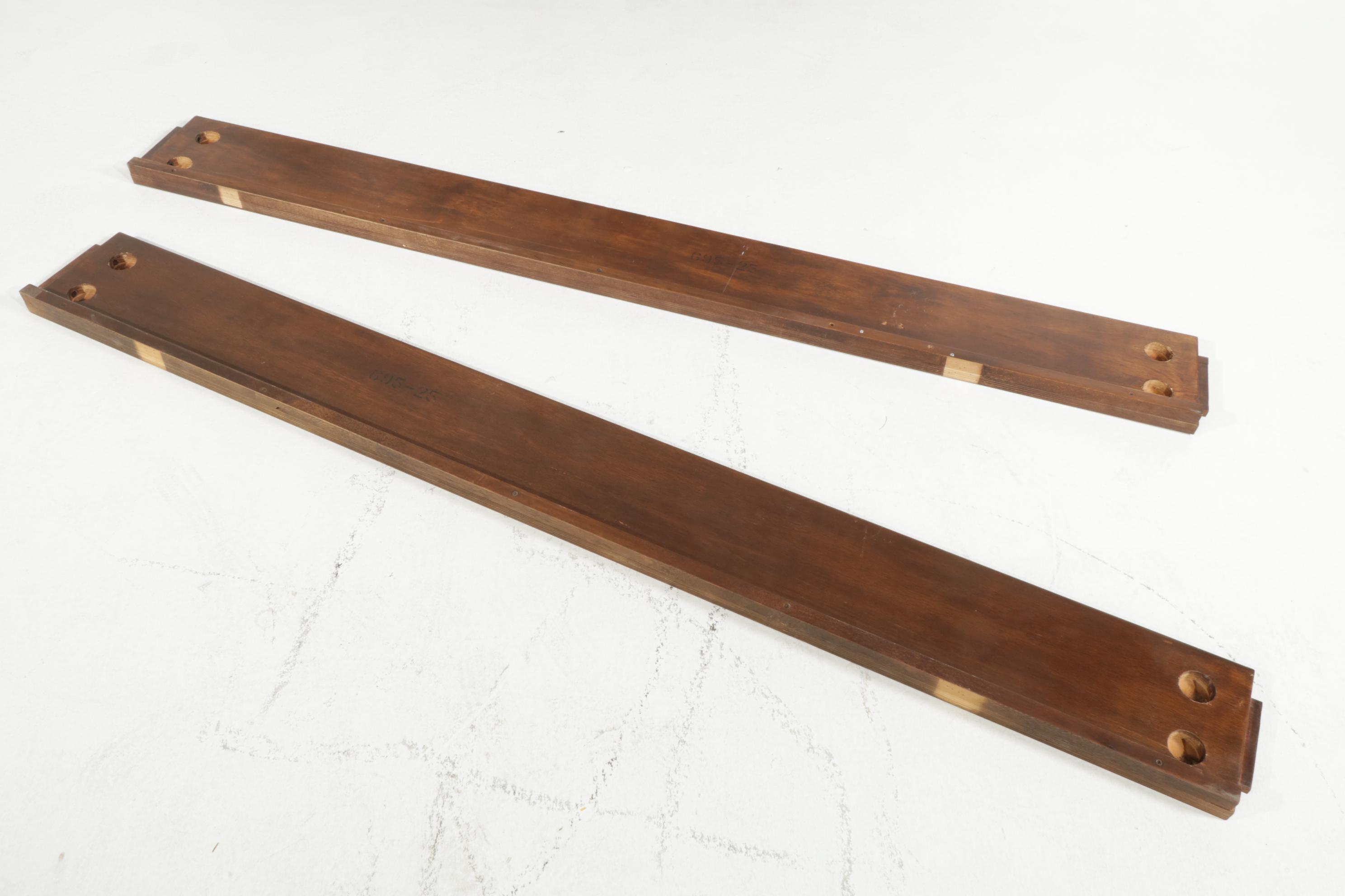 Hickory White Victorian Style Wooden Four Poster Bed