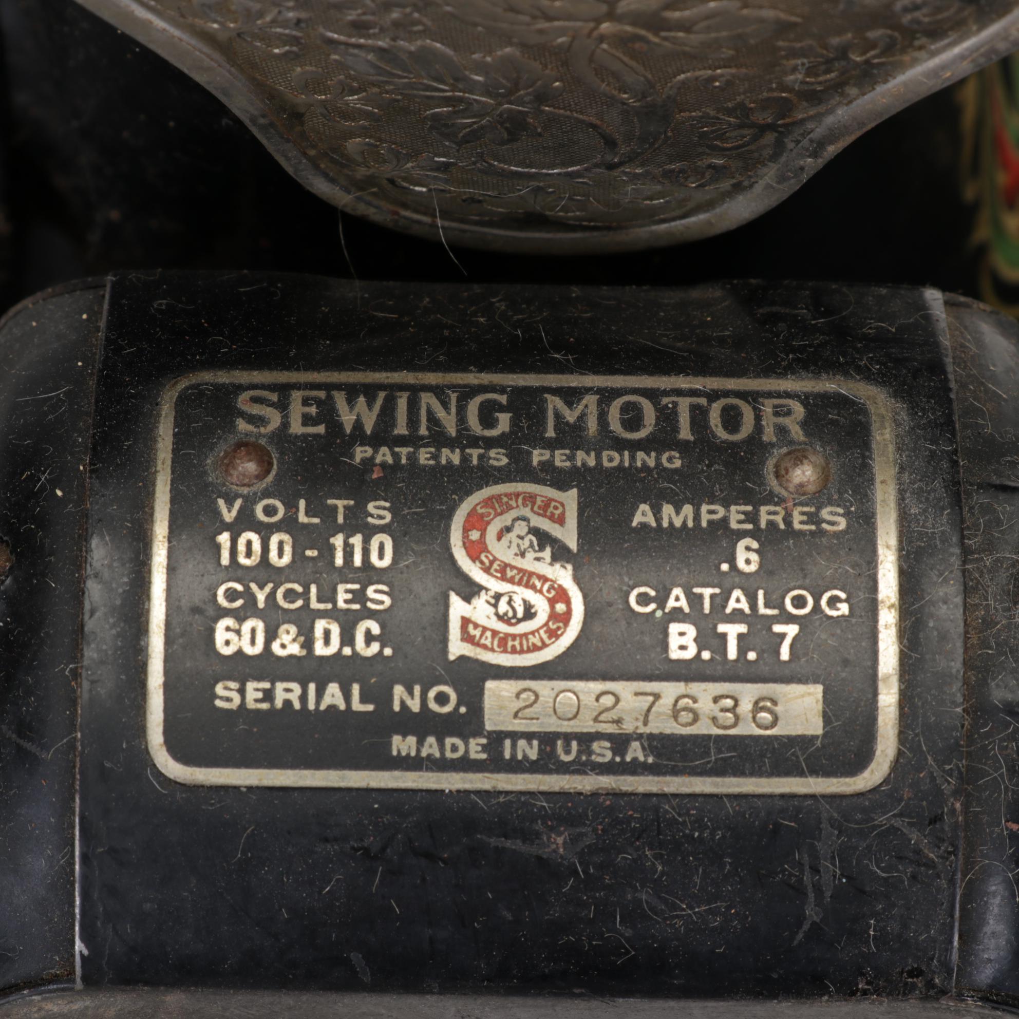 Singer Manufacturing Co Hand-Crank Sewing Machine, 1910