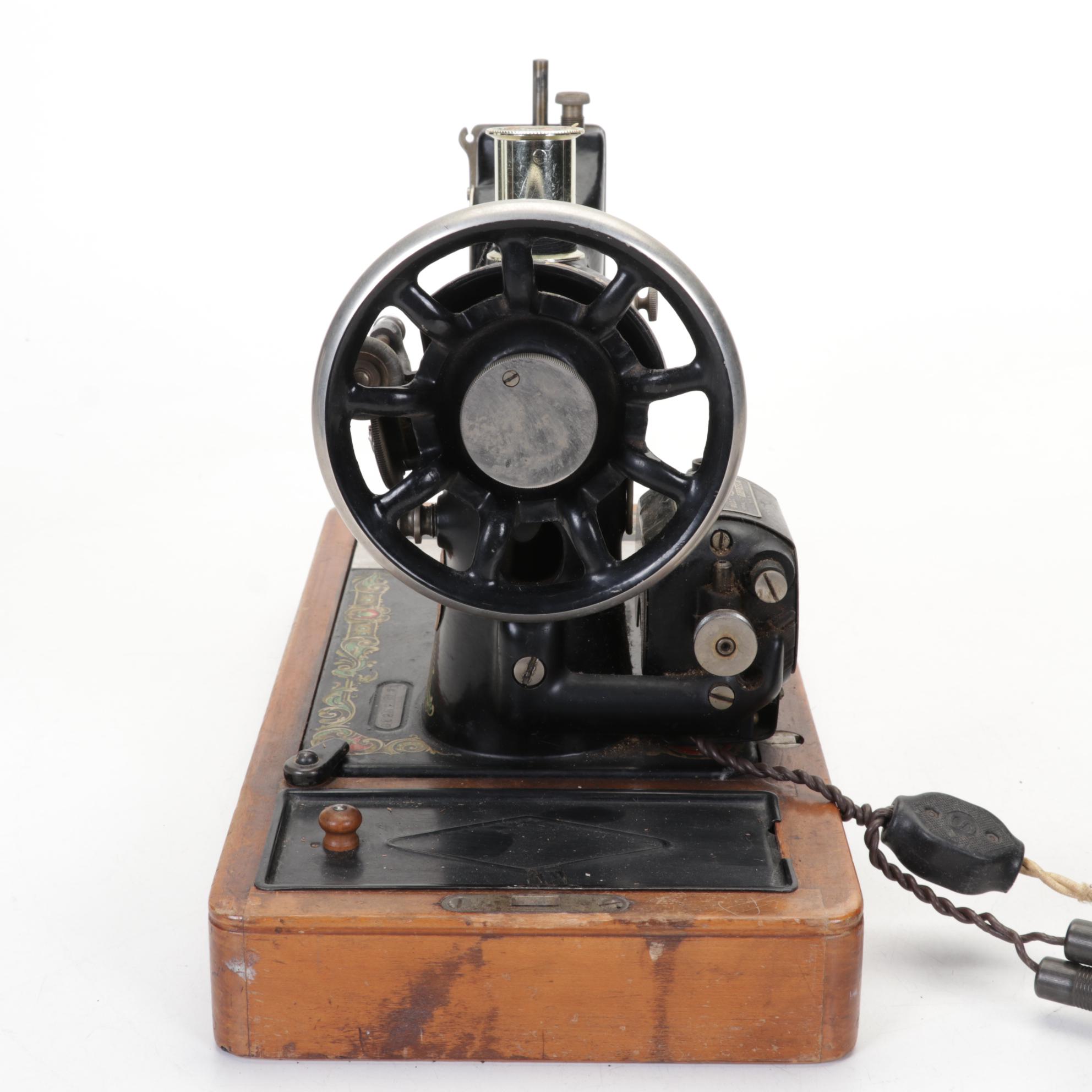 Singer Manufacturing Co Hand-Crank Sewing Machine, 1910