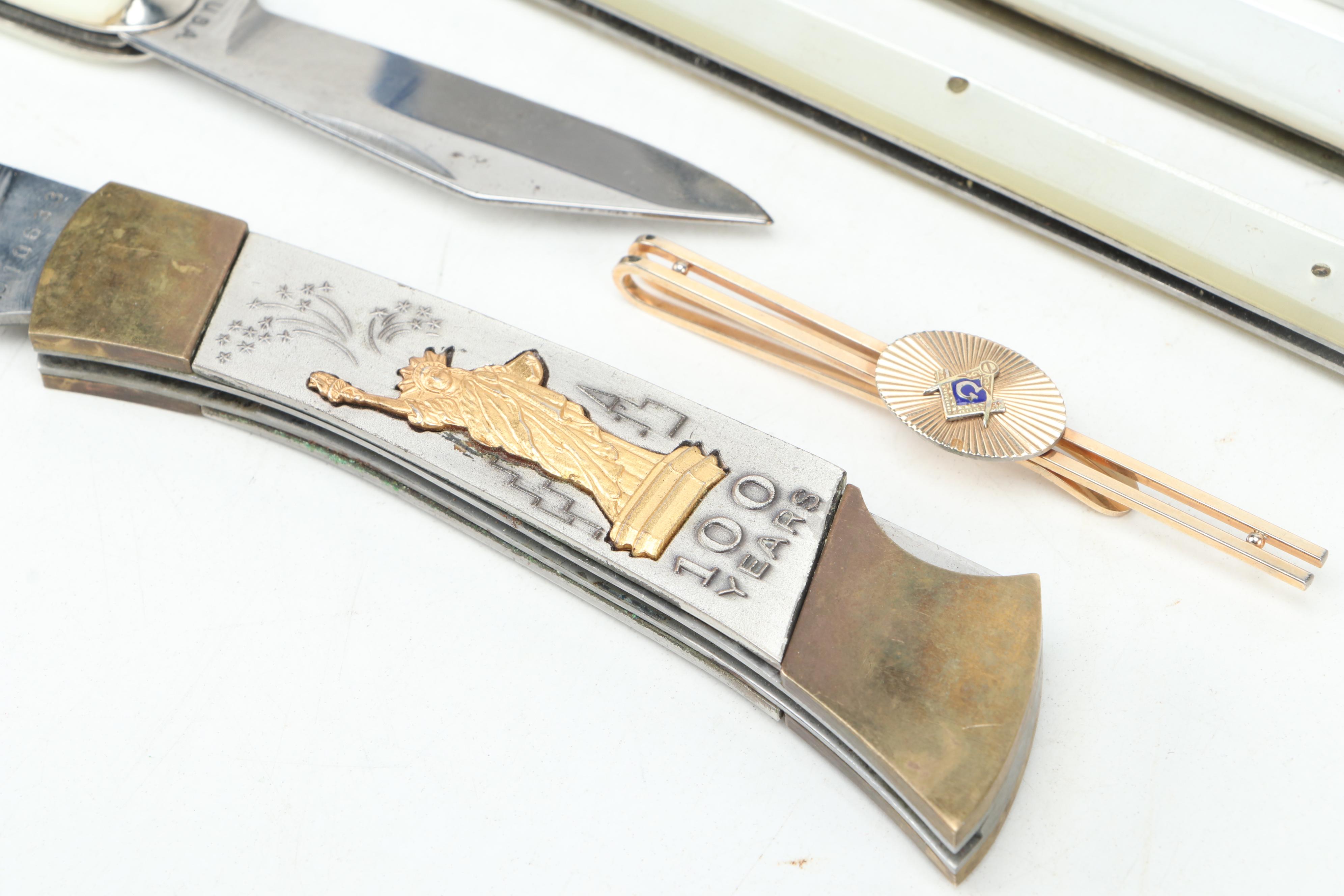 Krementz Masonic Tie Clip with Masonic and Other Pocket Knives
