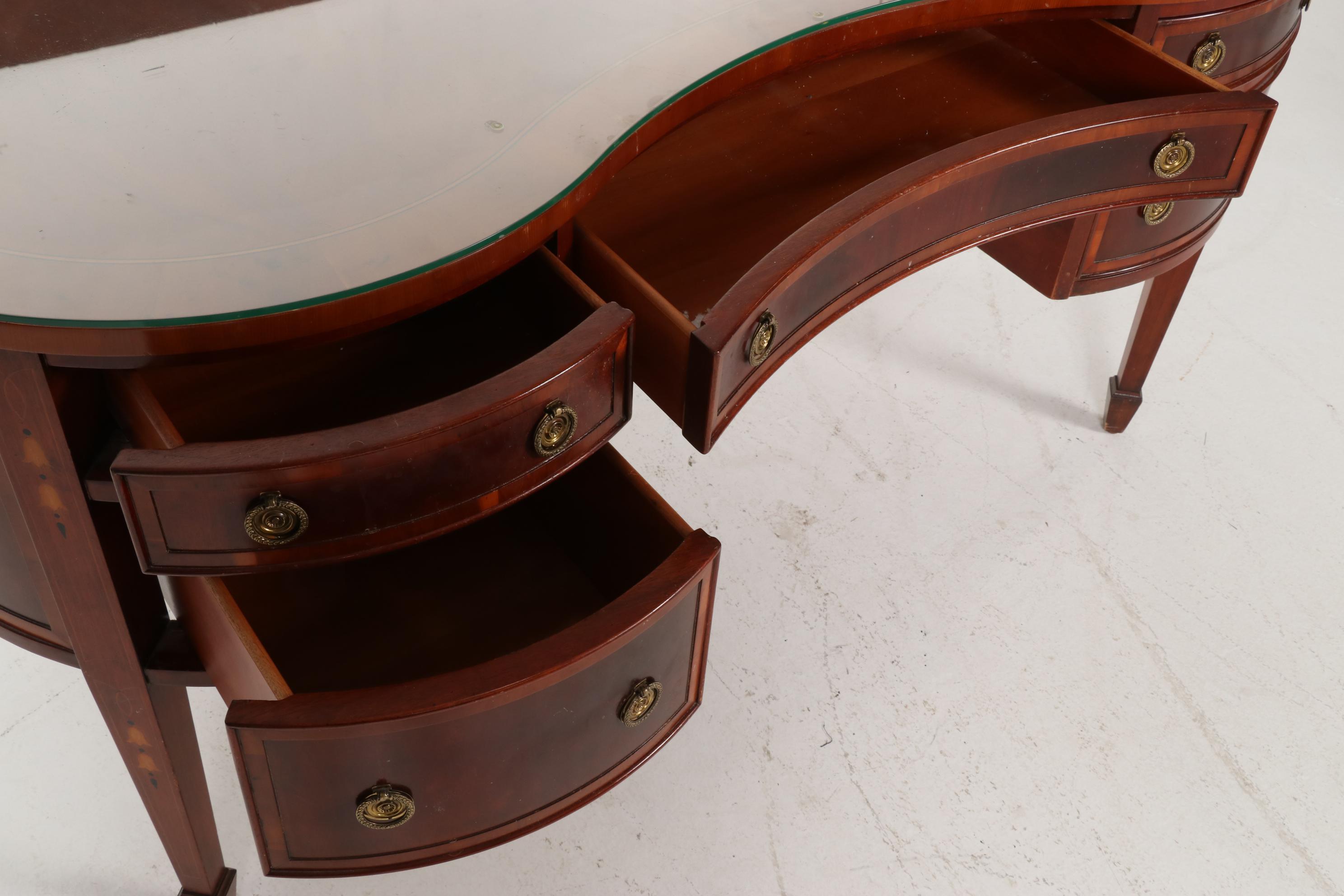 Hekman Hepplewhite Style Mahogany Kidney Shaped Desk with Fan Inlay