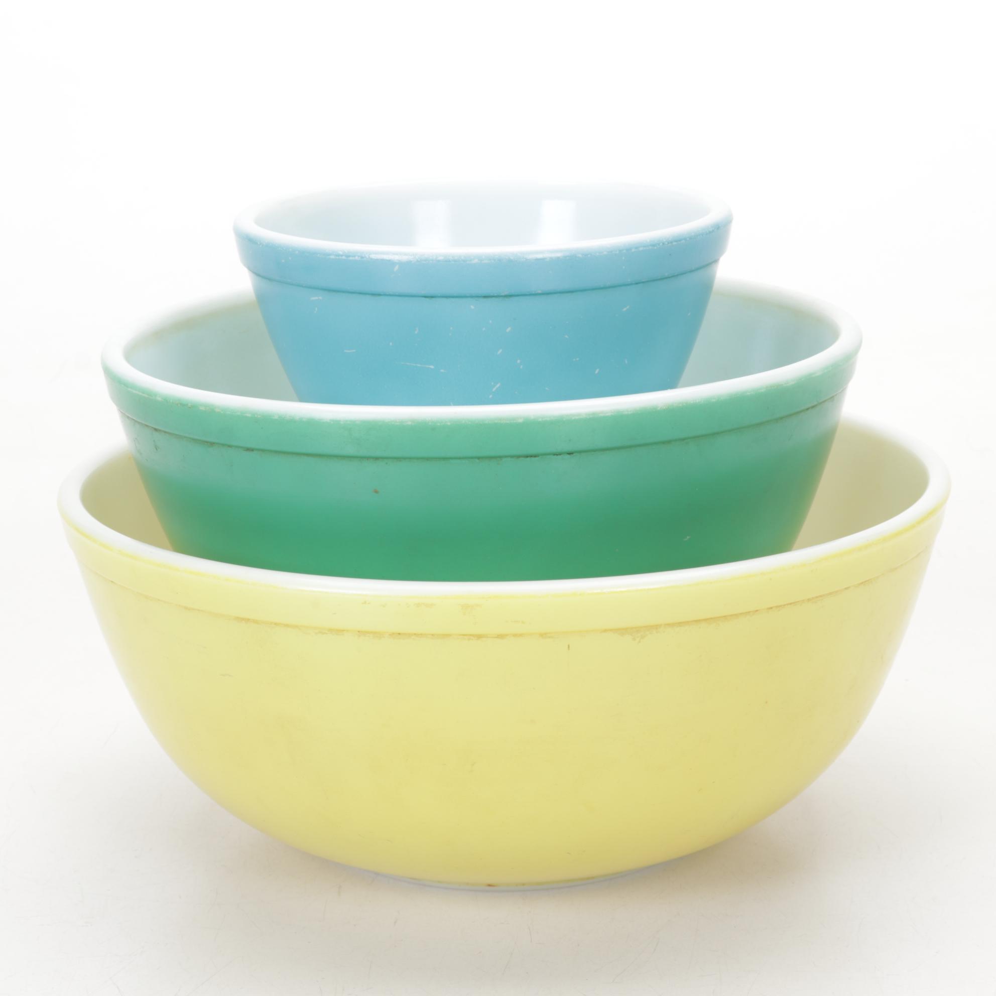Pyrex "Primary Colors" Mixing Bowls with Needlepoint and Applique Towels