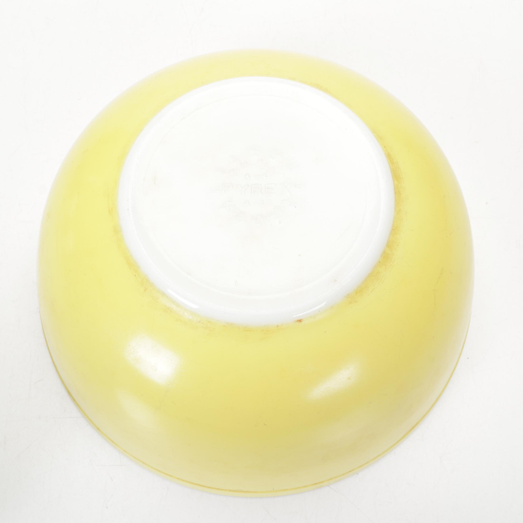 Pyrex "Primary Colors" Mixing Bowls with Needlepoint and Applique Towels