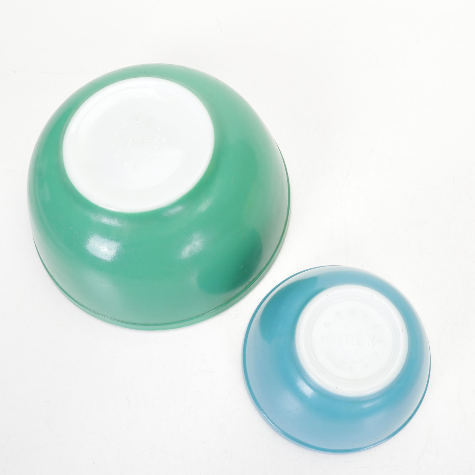 Pyrex "Primary Colors" Mixing Bowls with Needlepoint and Applique Towels