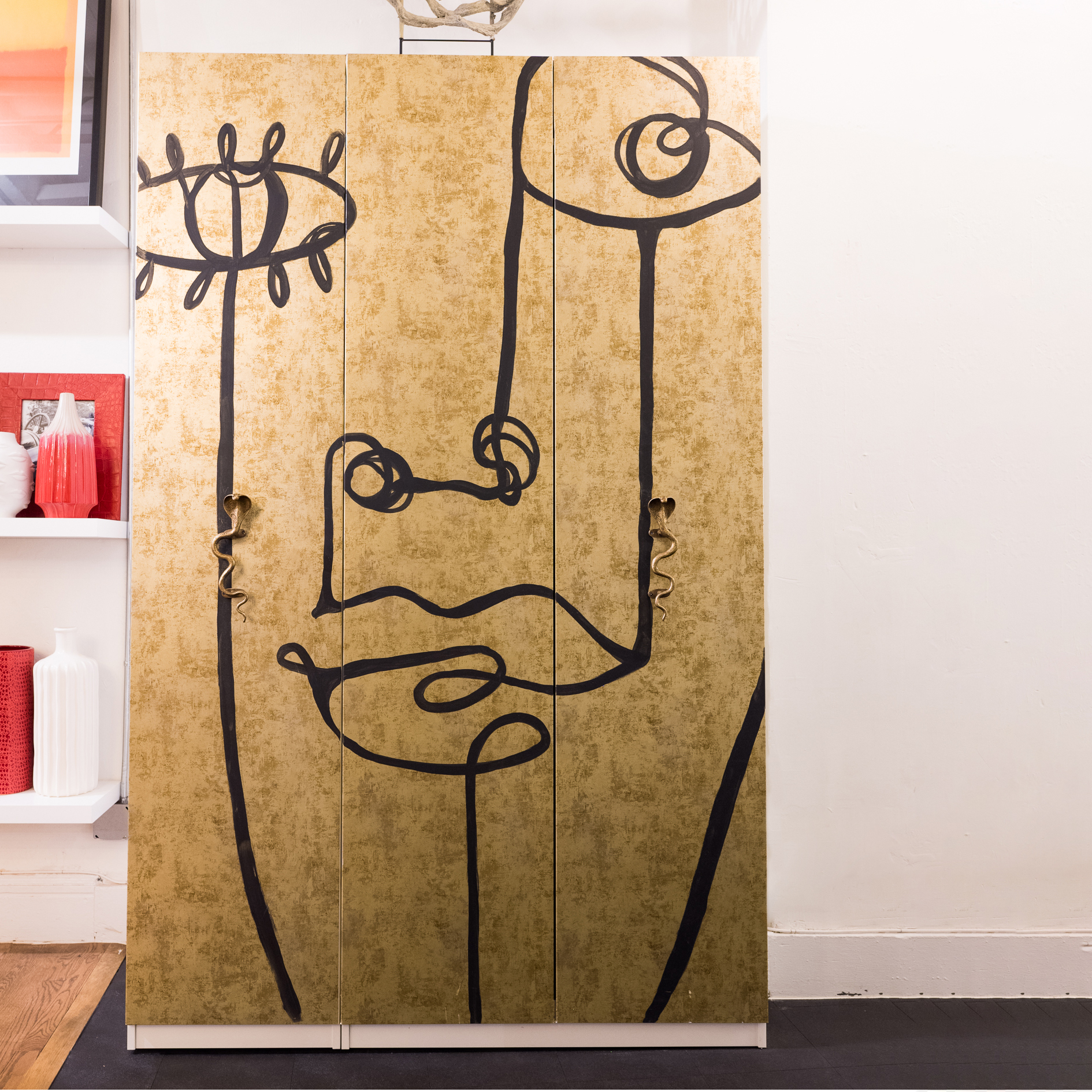Vinyl Laminated Wardrobe Cabinets with Metallic Graphic Wrap and Cobra Handle