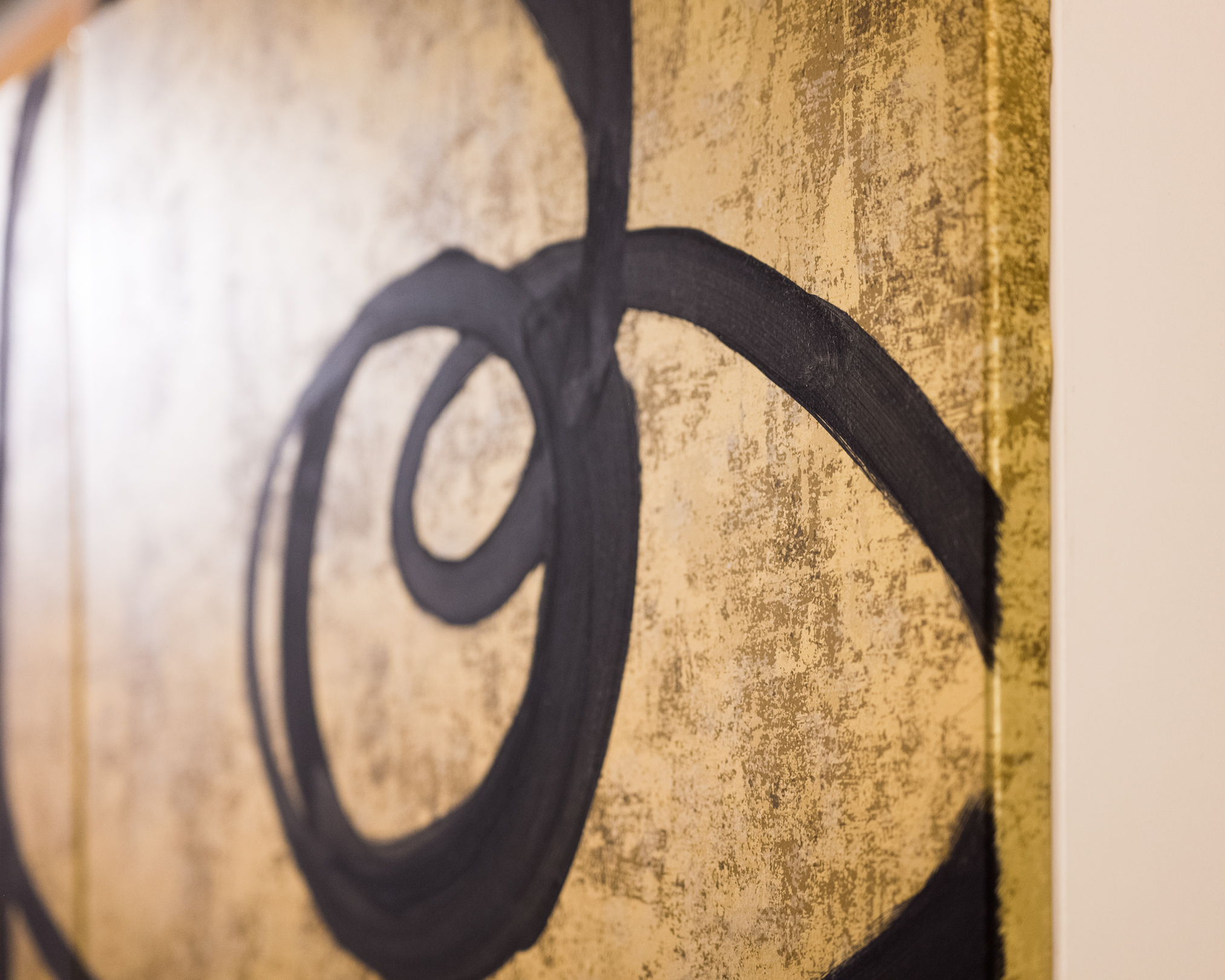 Vinyl Laminated Wardrobe Cabinets with Metallic Graphic Wrap and Cobra Handle