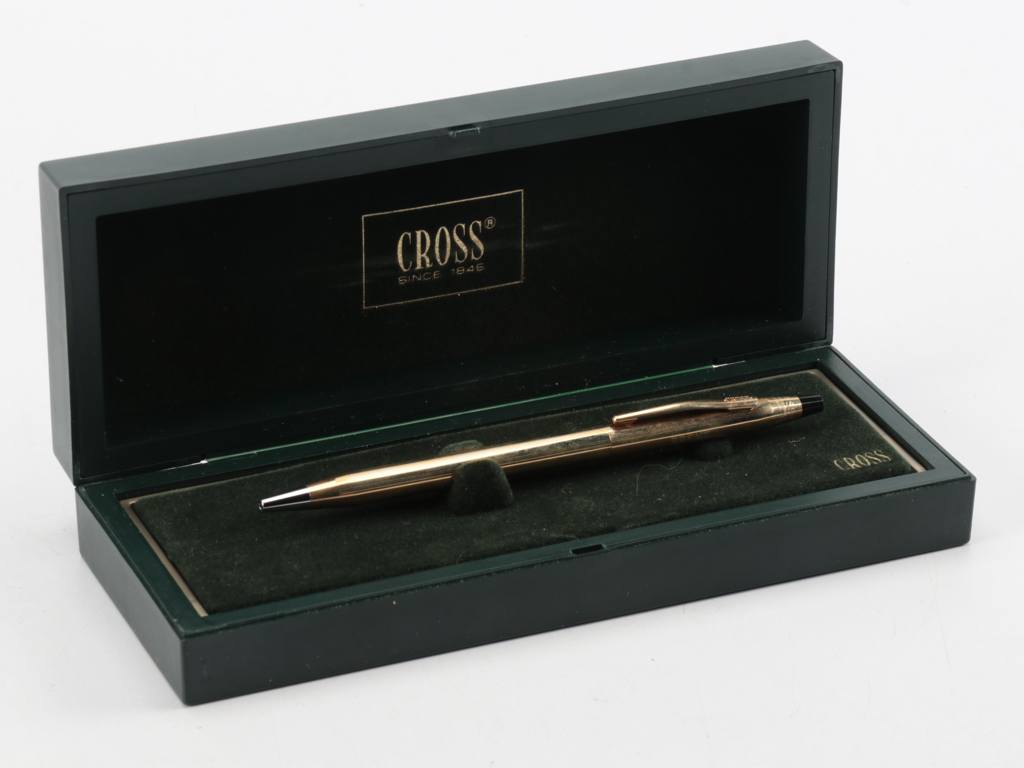 Sheaffer Plastic Fountain Pen and Wood Pen Holder with More Pens