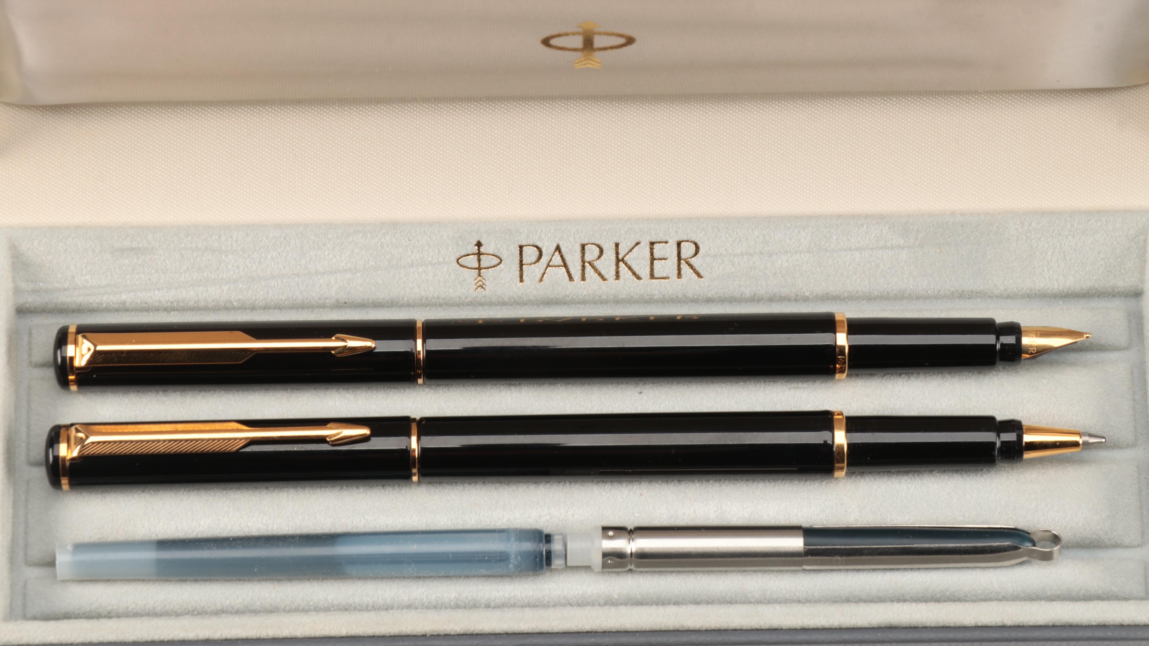 Sheaffer Plastic Fountain Pen and Wood Pen Holder with More Pens