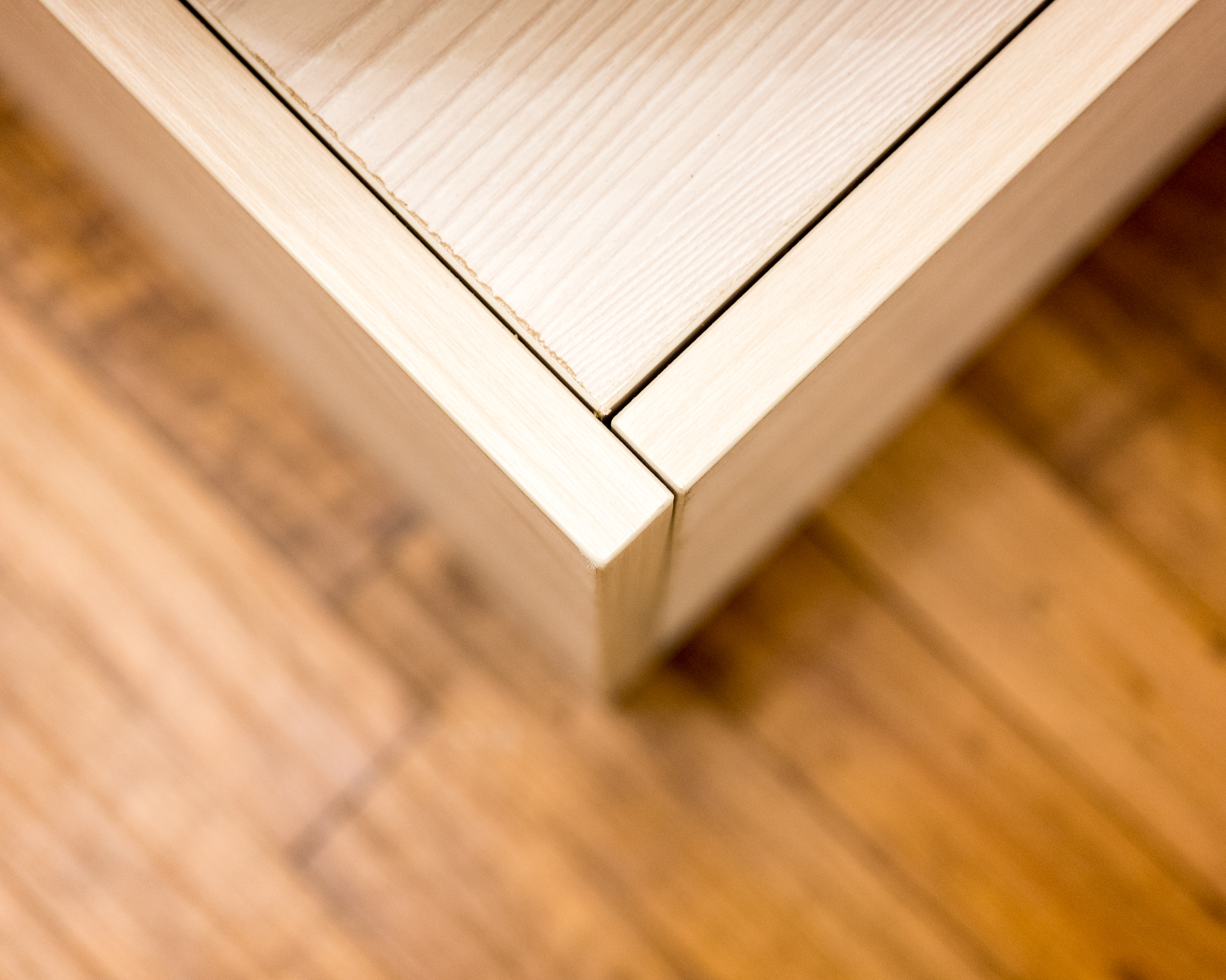 Grained Laminate Queen Platform Bed