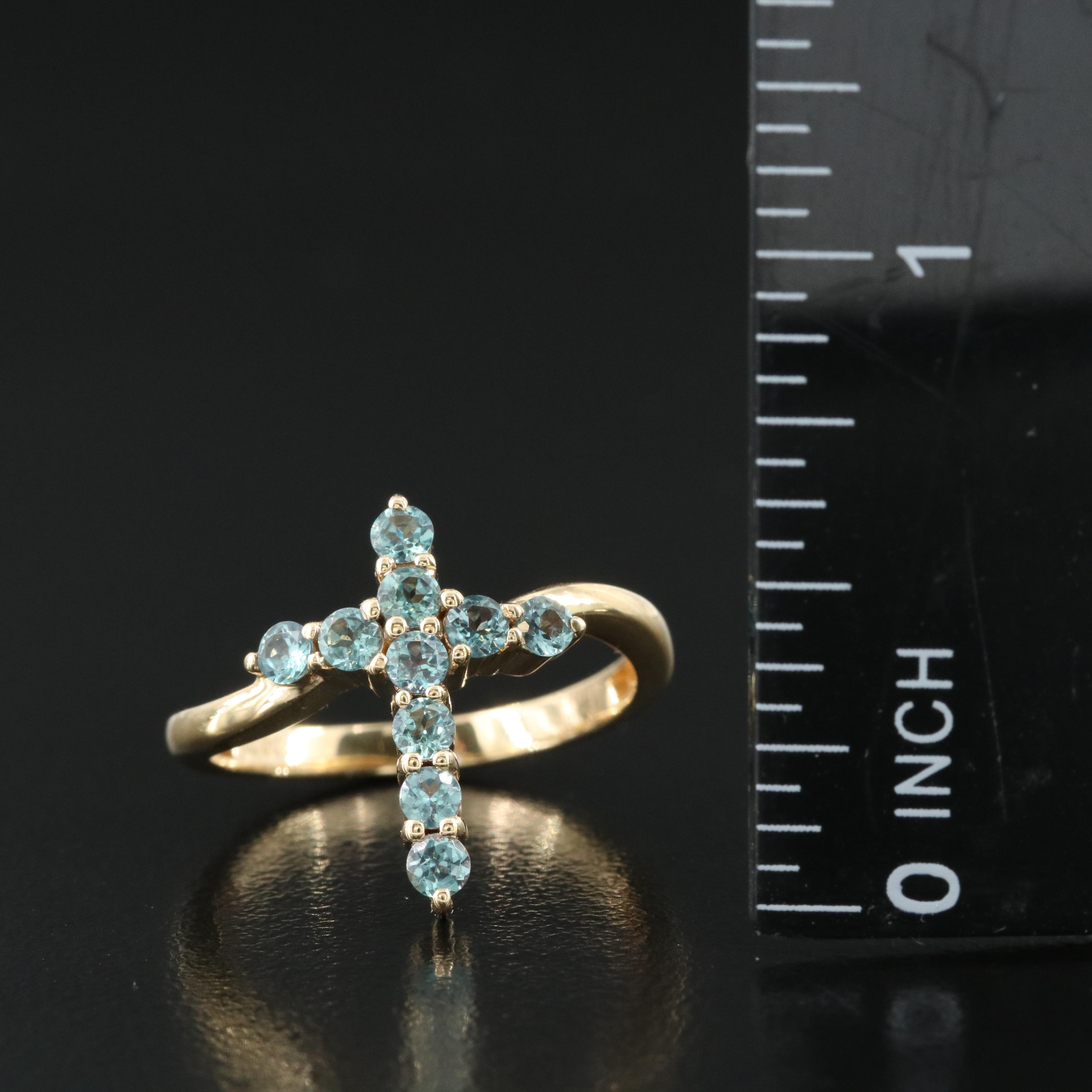 Chromia 18K Alexandrite Cross Ring