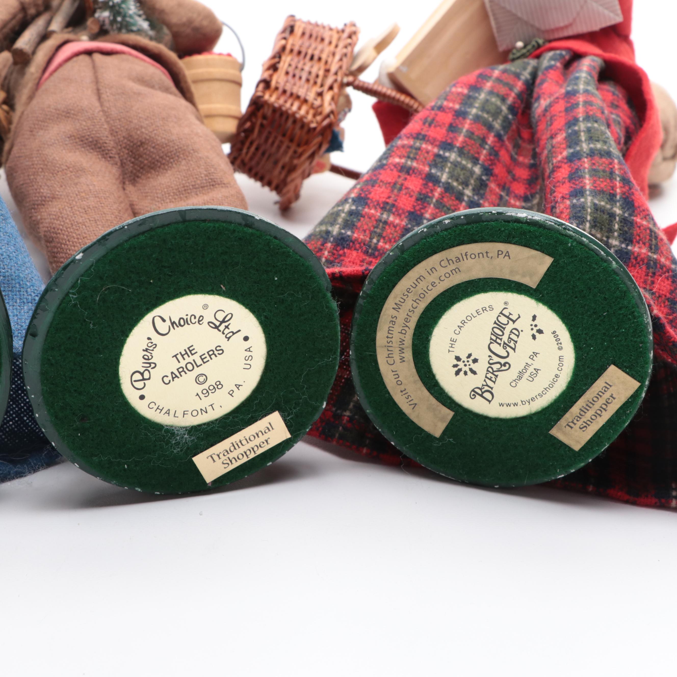 Byers' Choice "The Carolers" Figurines with Seasonal Miniature Streetlight