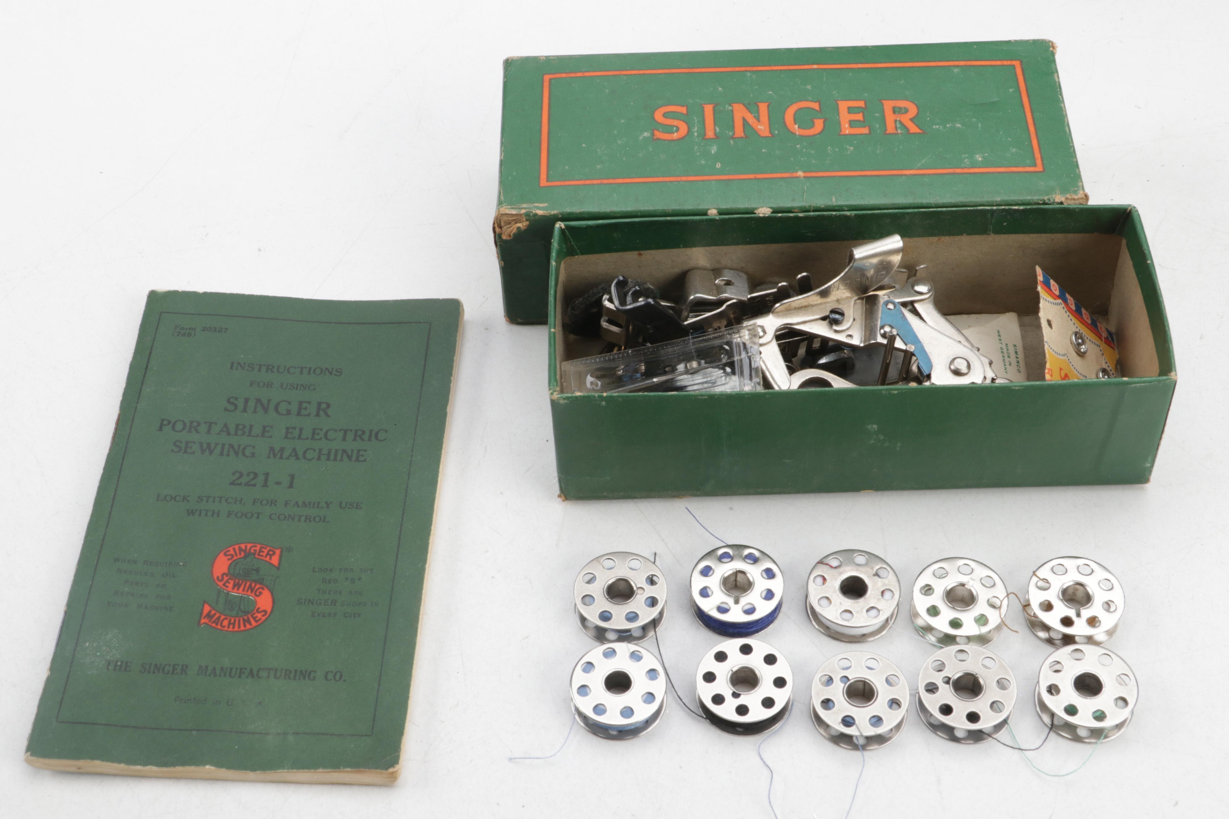 Singer Featherweight Portable Sewing Machine With Case