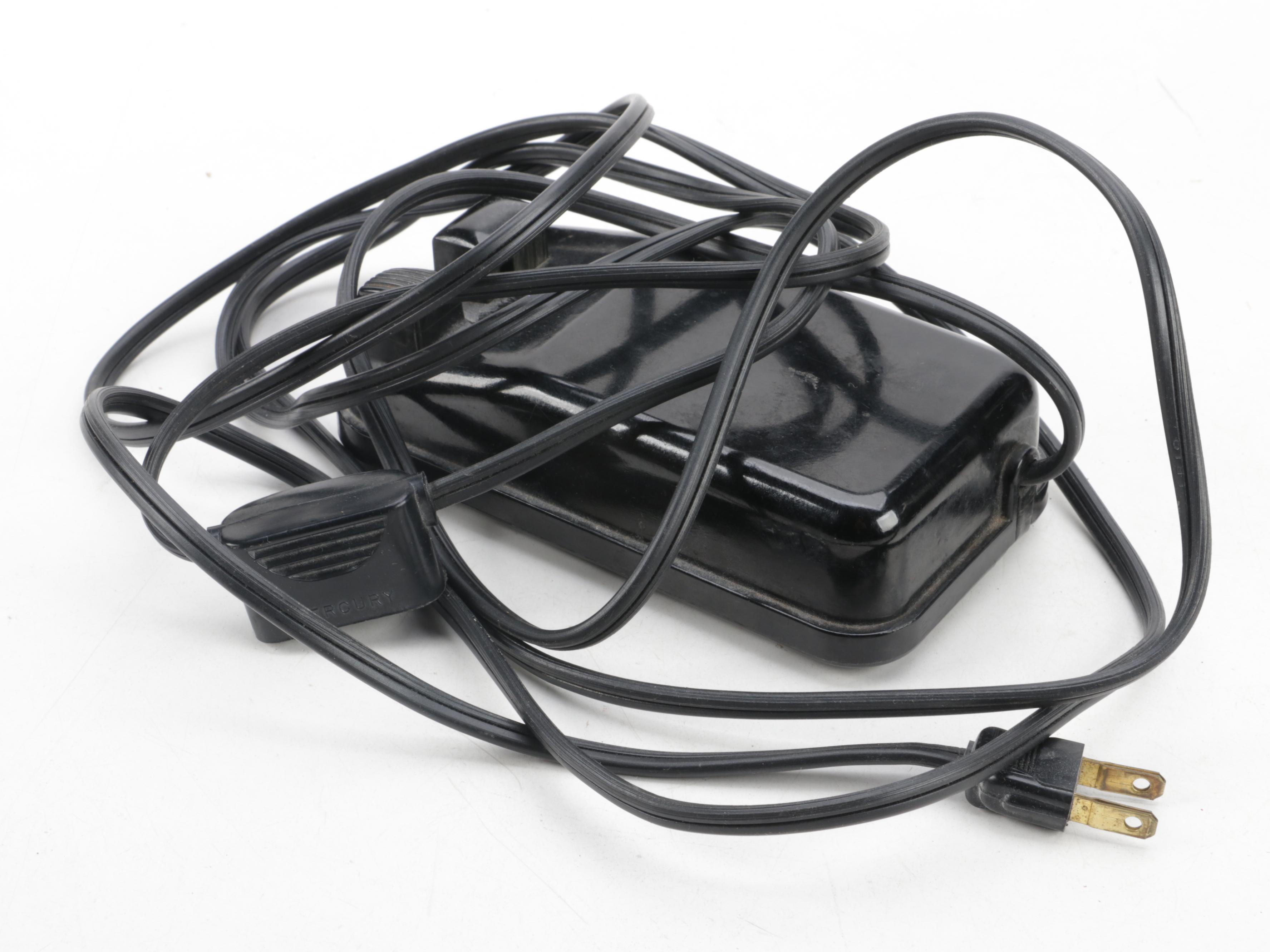 Singer Featherweight Portable Sewing Machine With Case