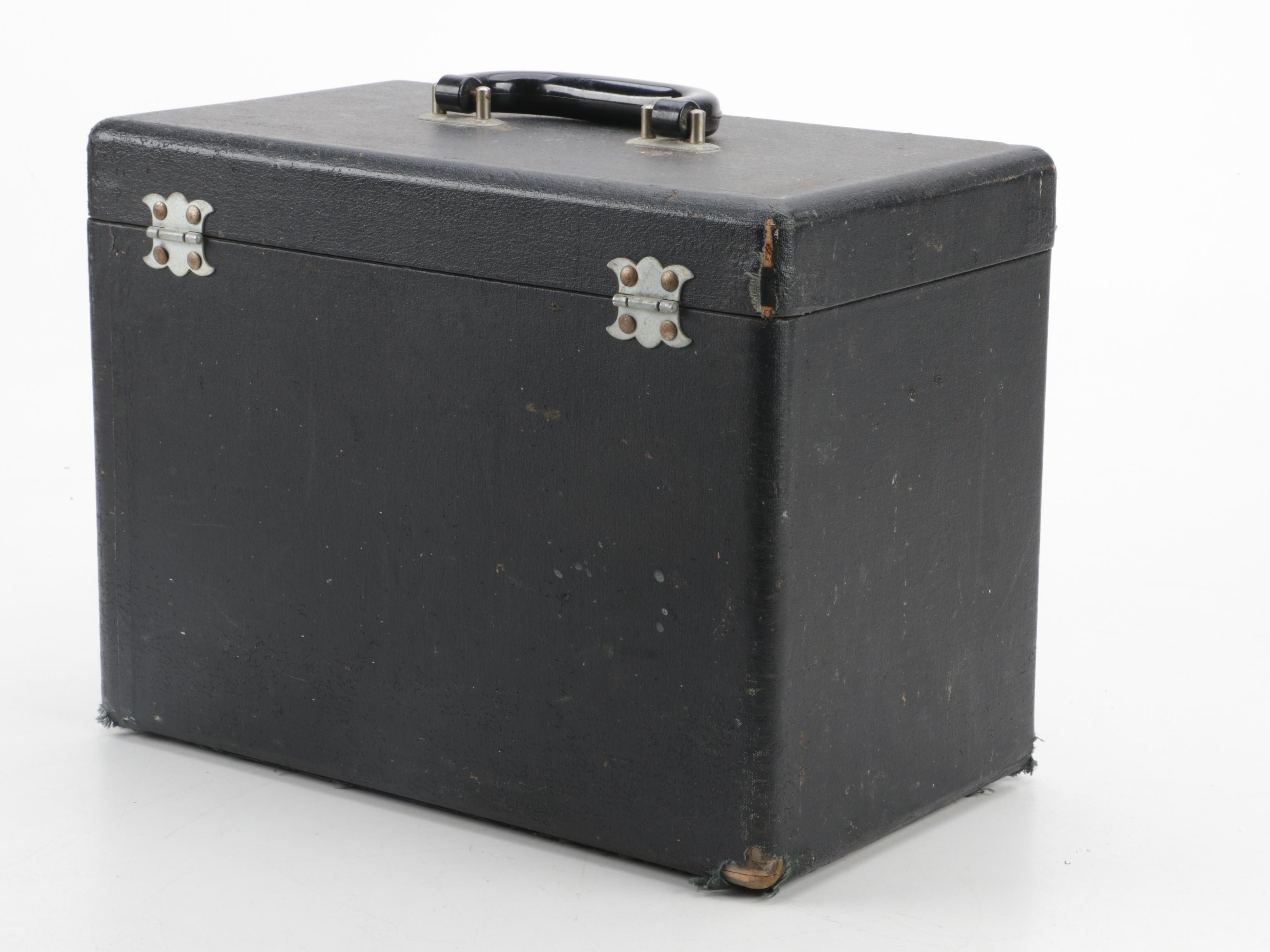 Singer Featherweight Portable Sewing Machine With Case