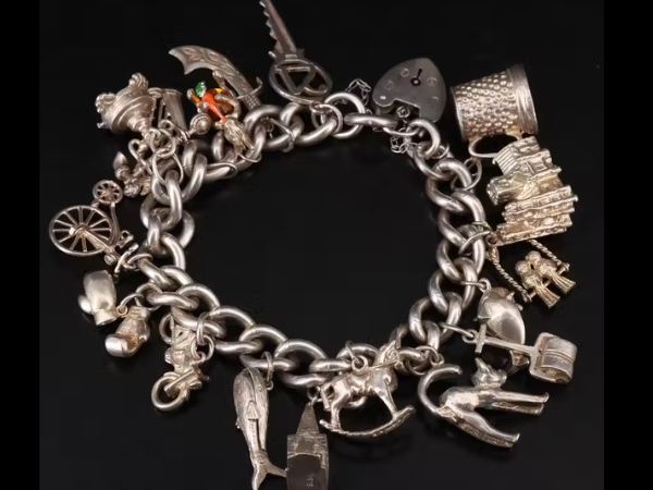 Vintage Jewelry, Handmade Rugs & Art