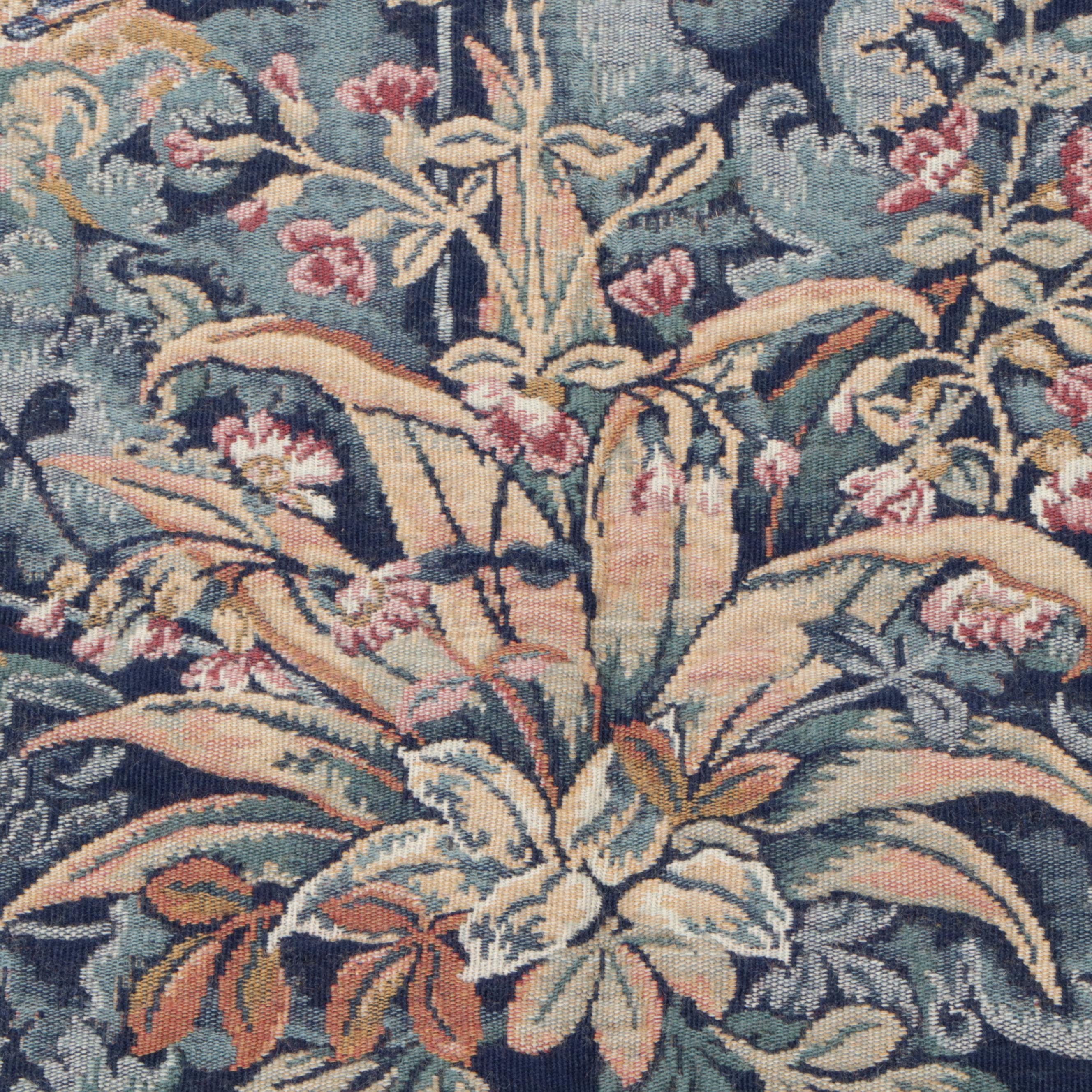 4'1 x 5'3 Machine Made Woven Tapestry Style Area Rug