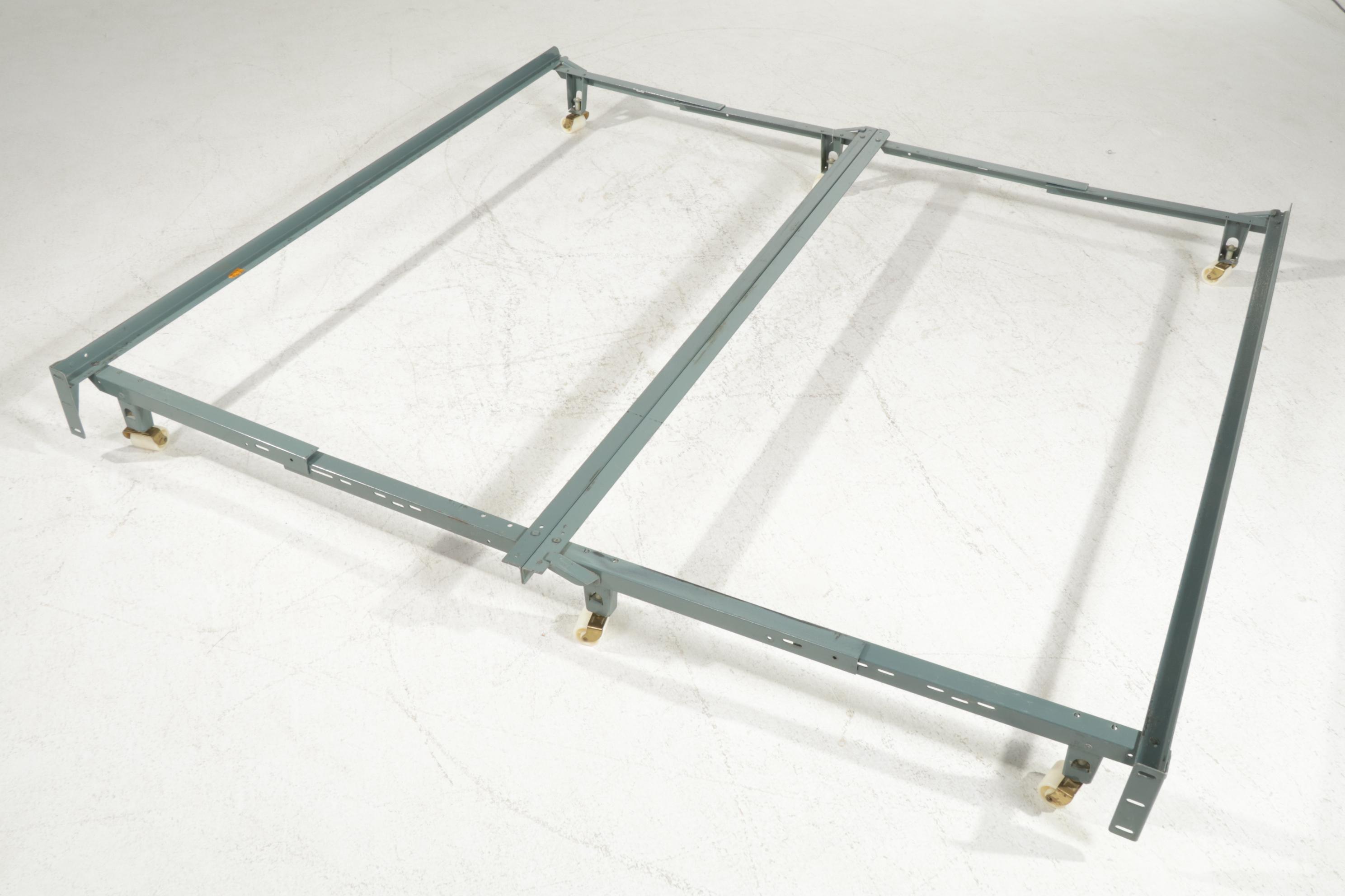 Thomasville George III Style Mahogany King Bed Frame